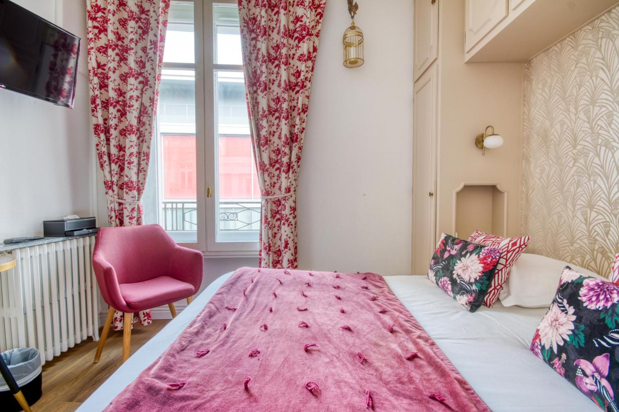 Superior Double Room Street View