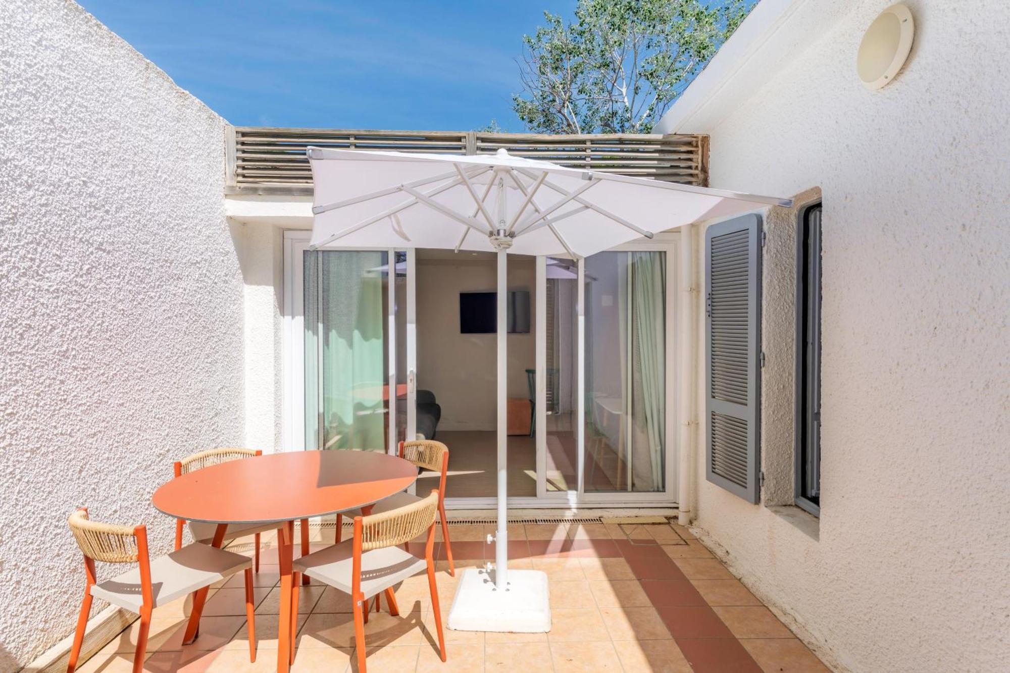 Bungalow Patio