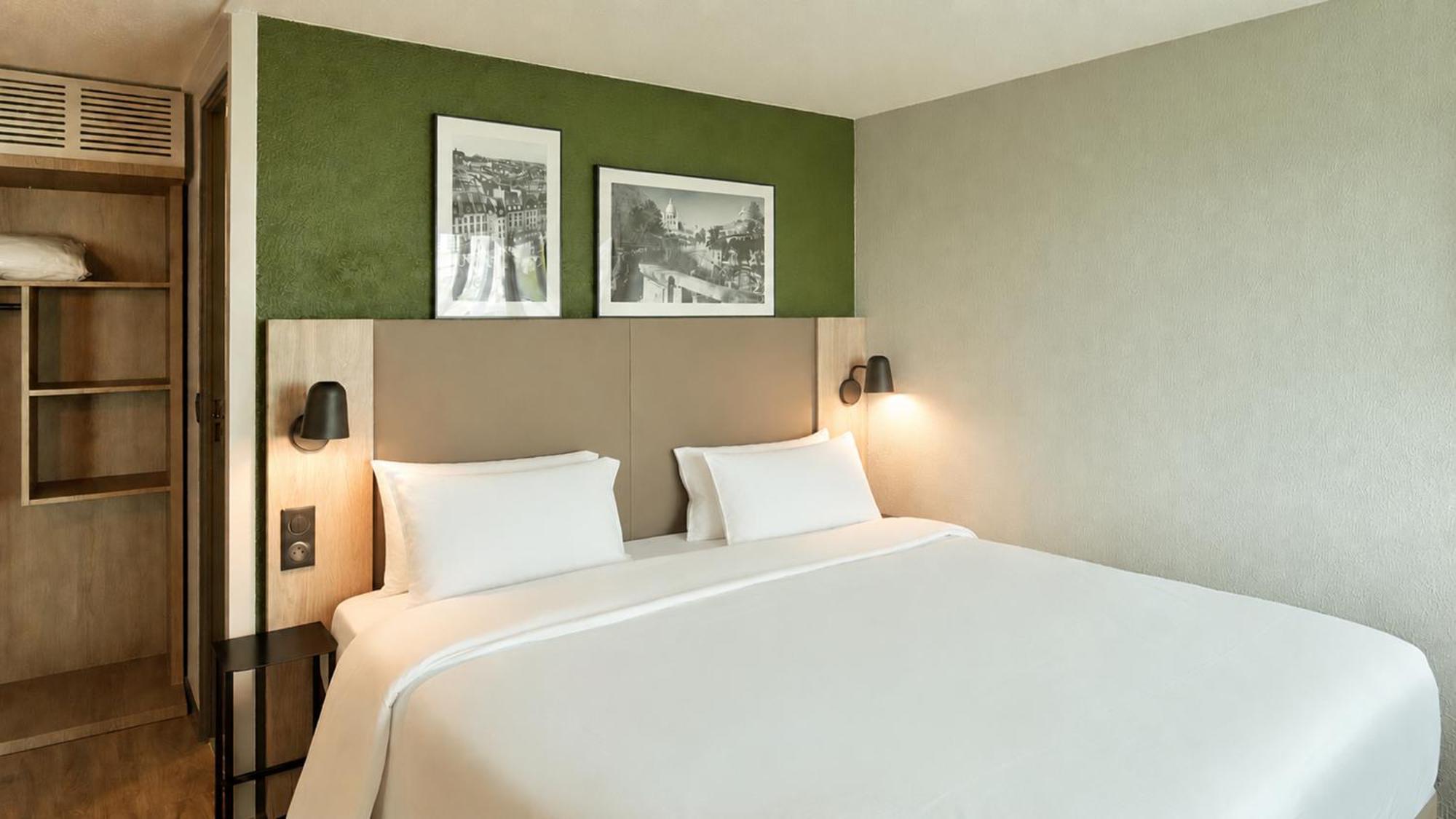 Superior Room 1 King Bed