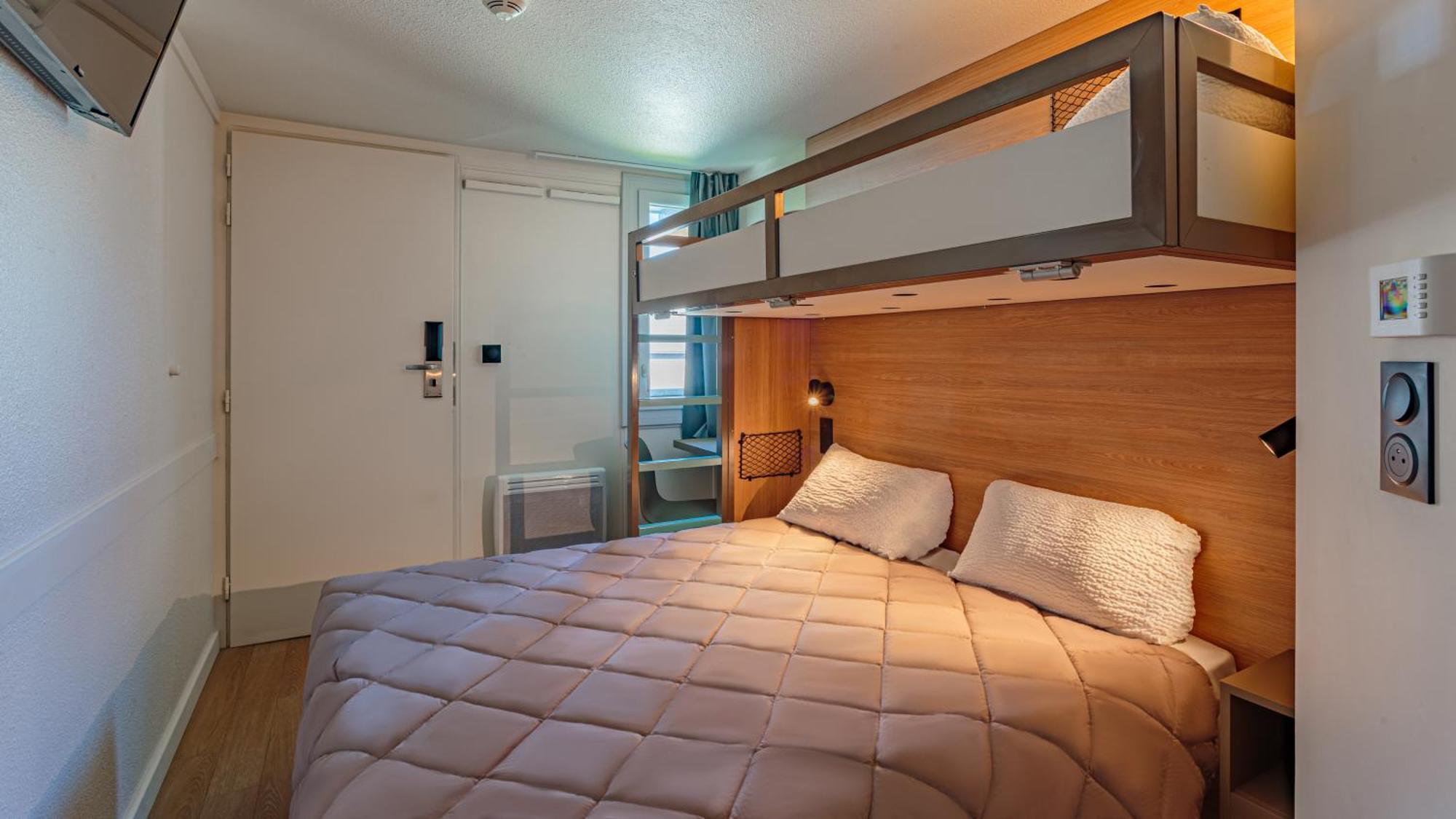 Standard Queen Room One Bunk Bed