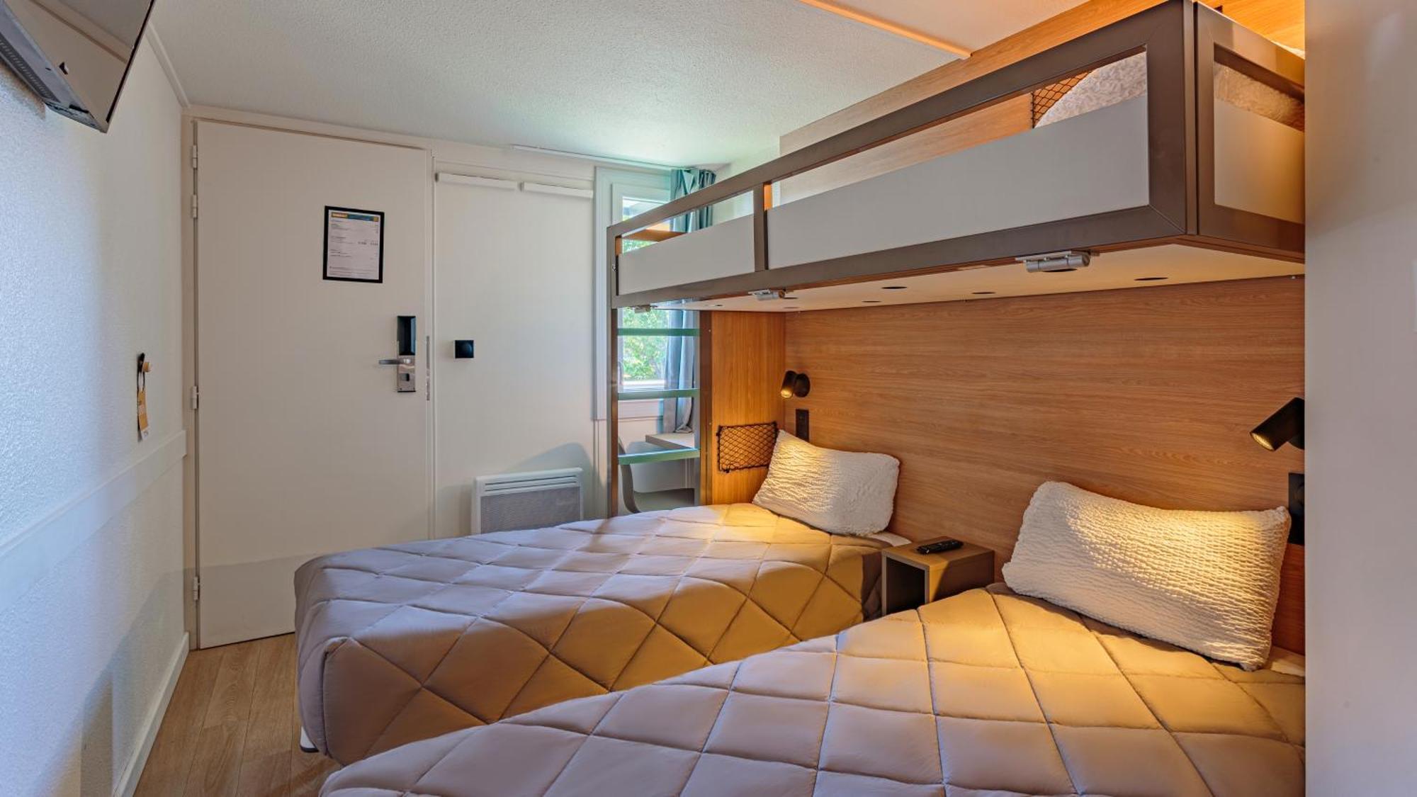 Standard Twin Room One Bunk Bed