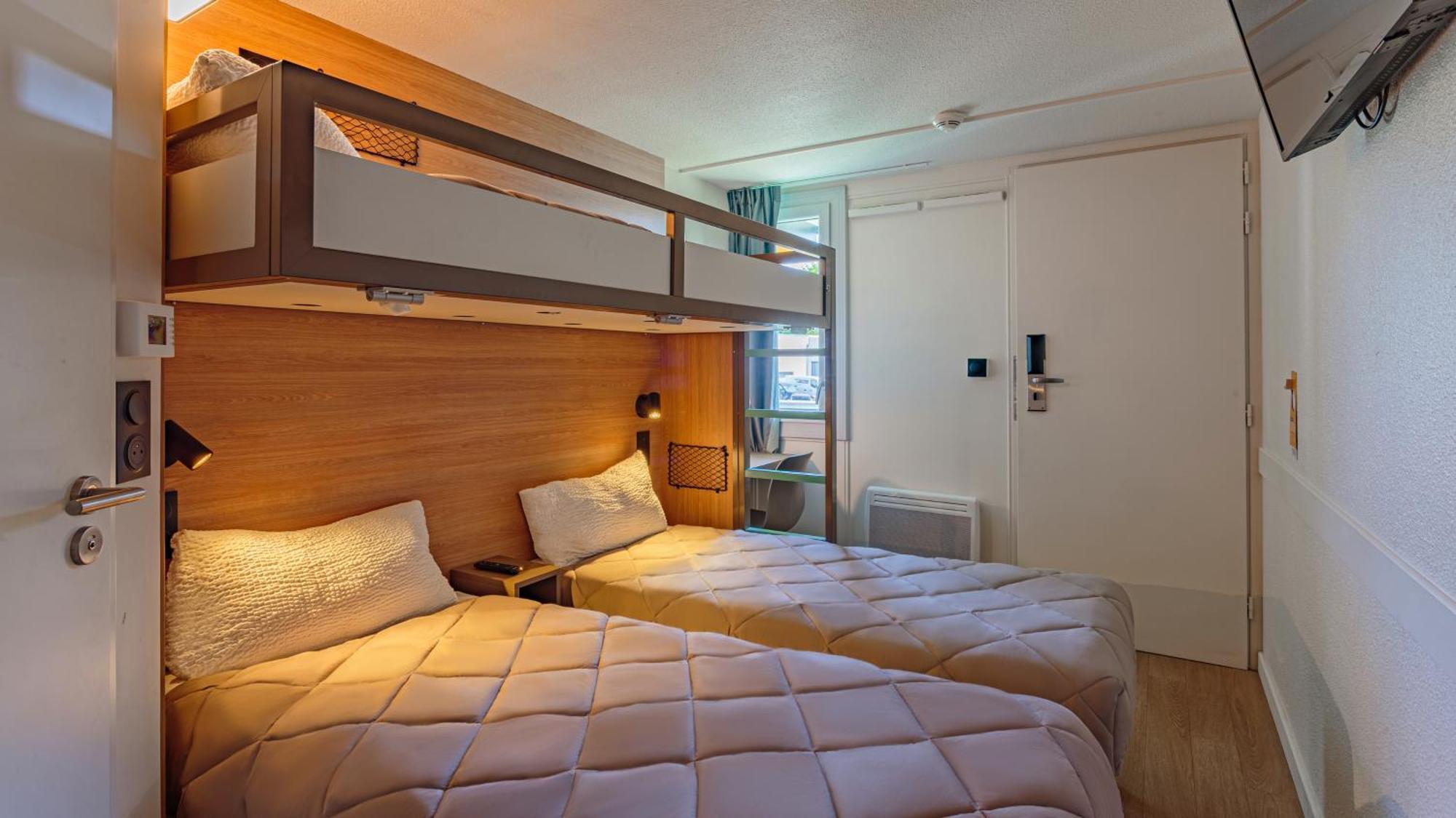 Standard Twin Room One Bunk Bed