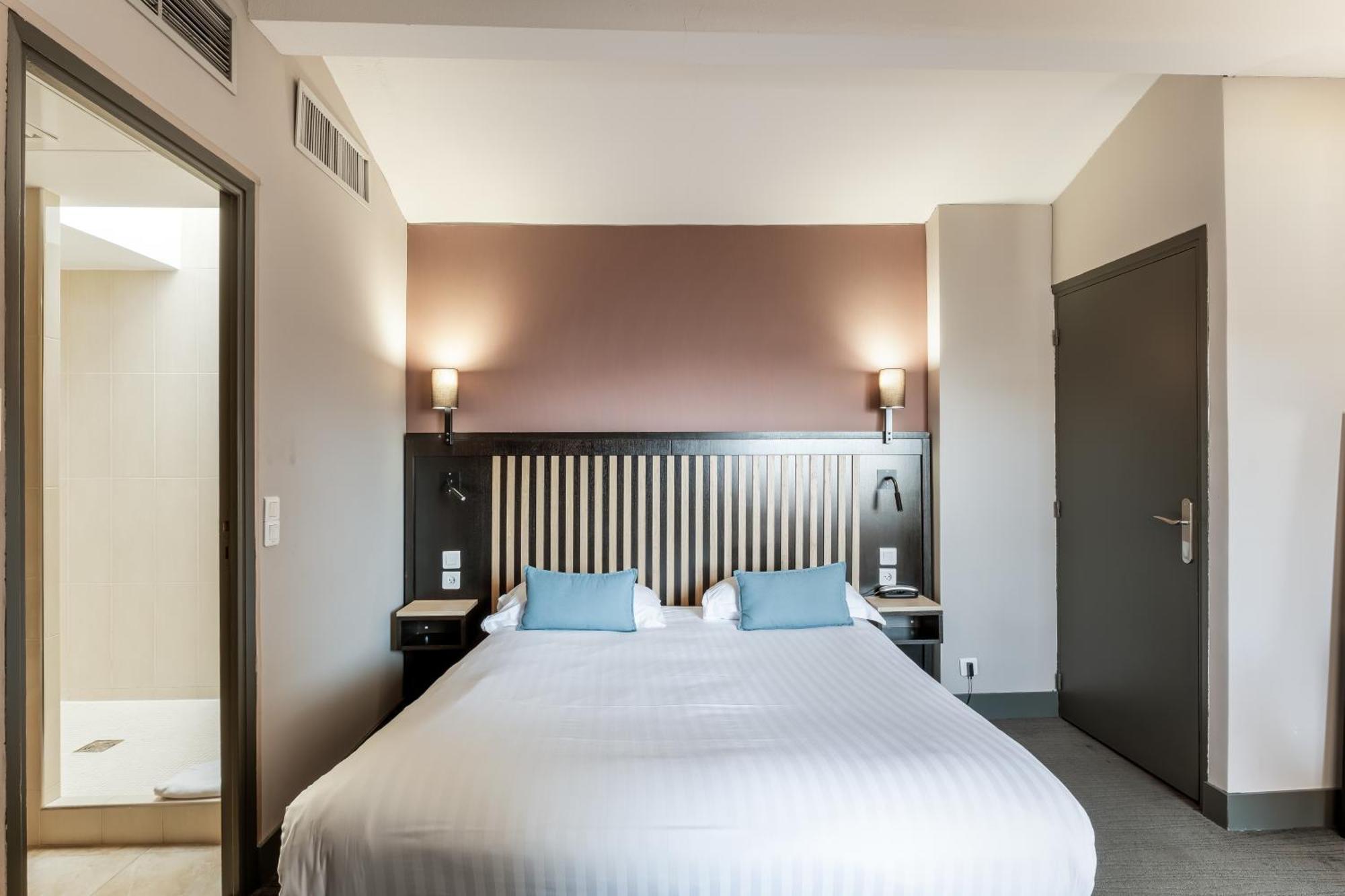 Classic Double or Twin Room Balcony