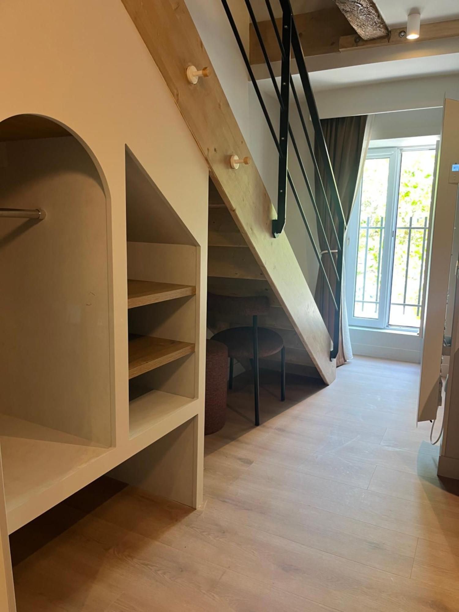 Studio Split Level