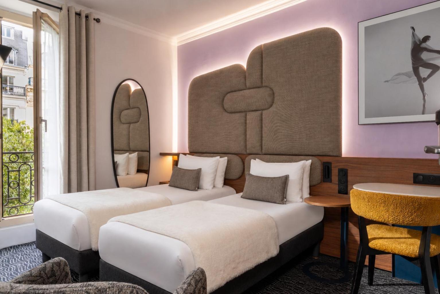 Quarto Superior com 2 Camas de Solteiro