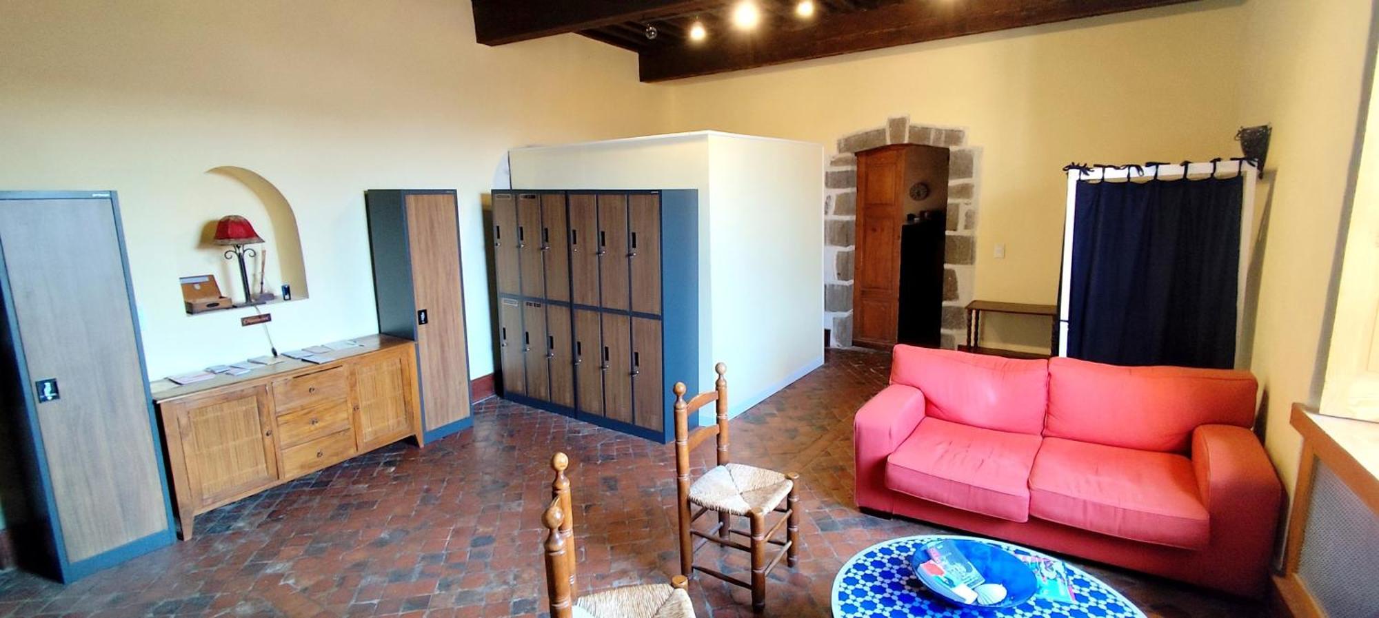 Single Bed 4-Bed Dormitory Room