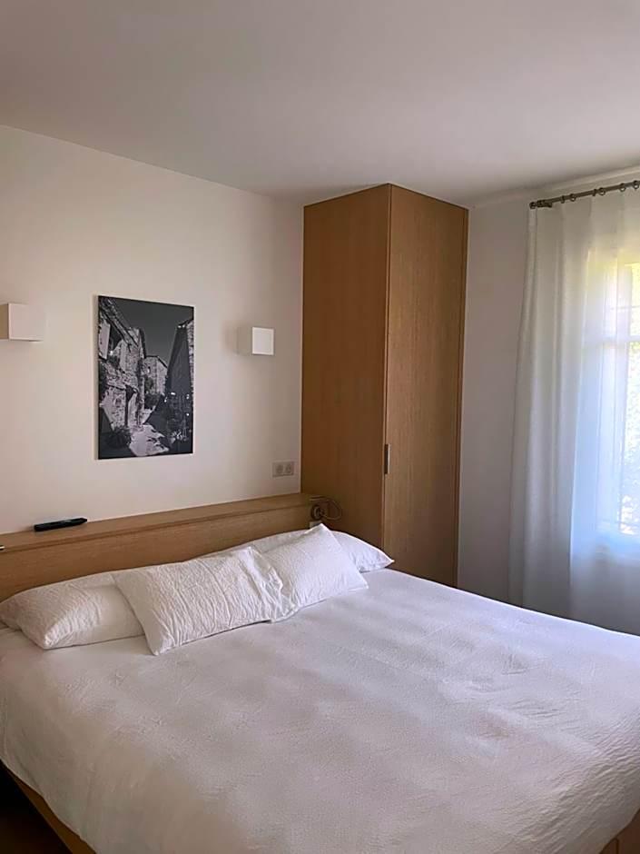 Two-Bedroom Deluxe Apartment Garden
