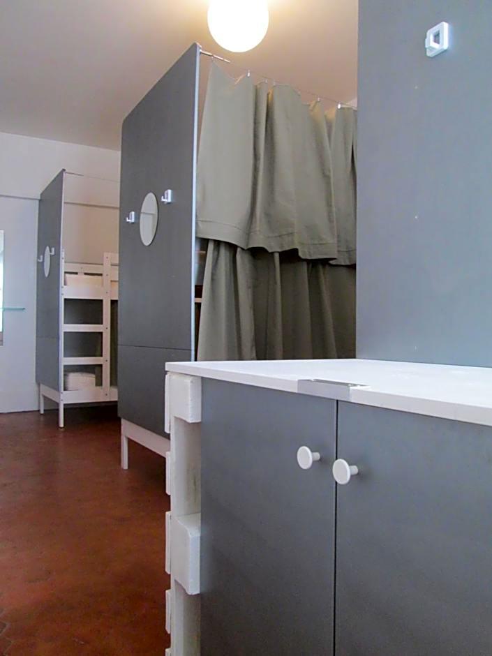 Bed 6-Bed Female Dormitory Room women only
