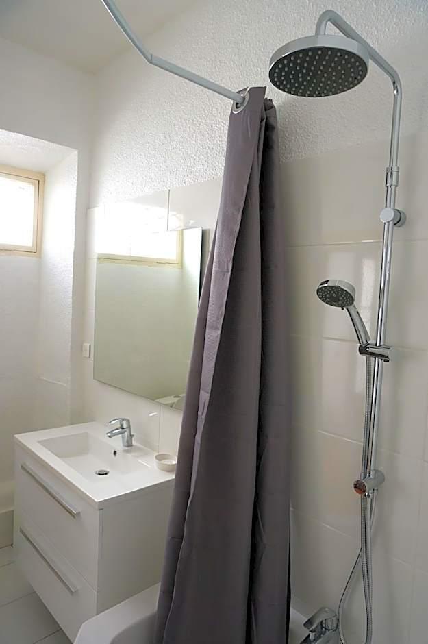 Bed 6-Bed Female Dormitory Room women only