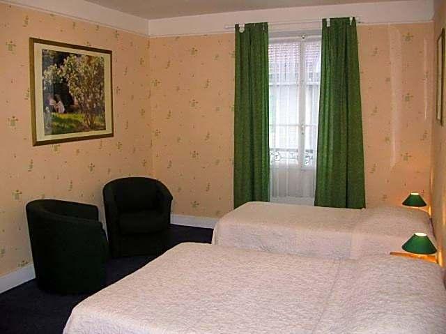 Double Room Private Bathroom