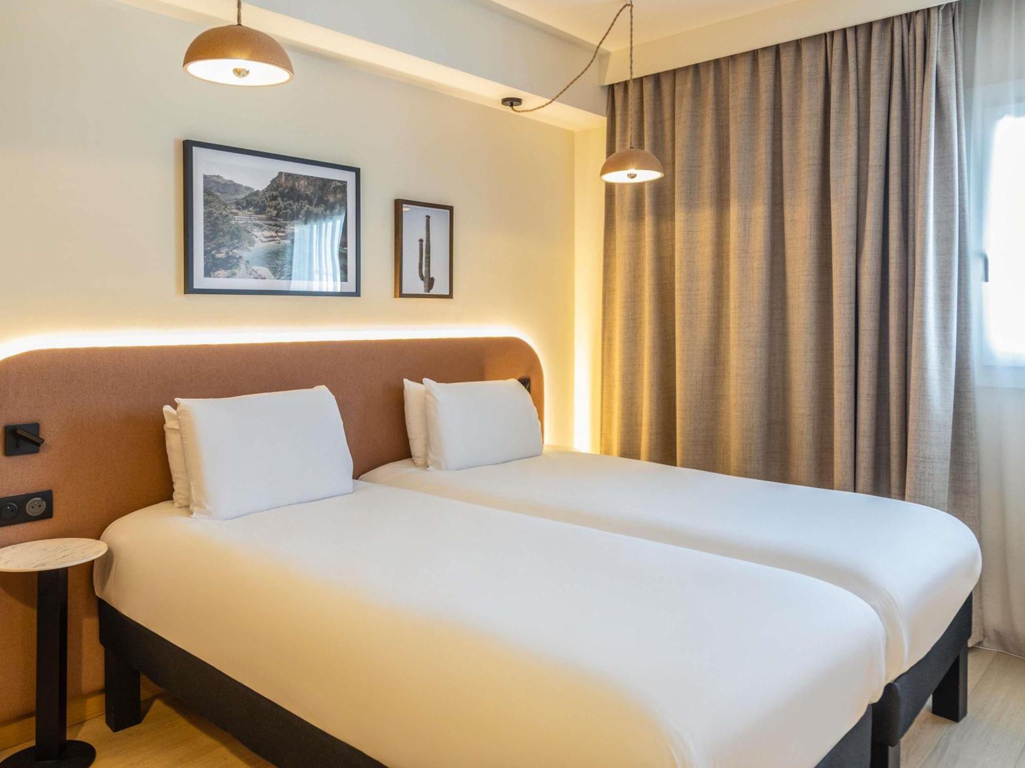 Standard Twin Room