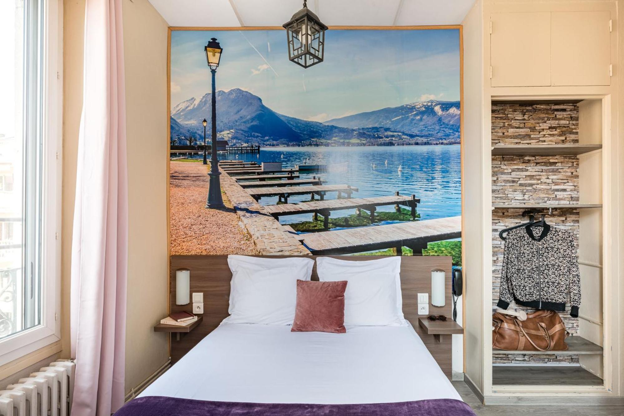 Standard Double Room Canal View 12m²