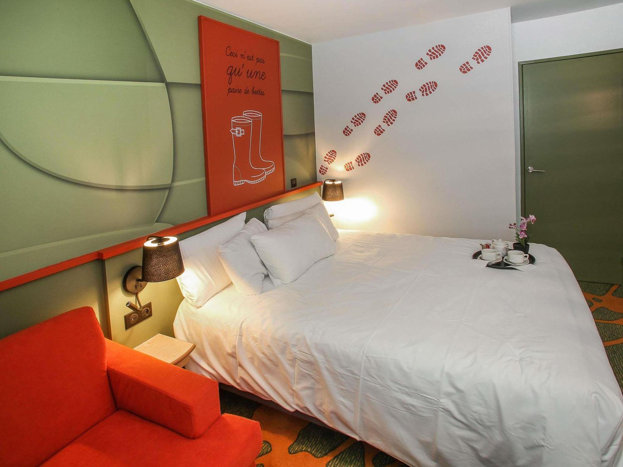 Standard Double Room Sofa