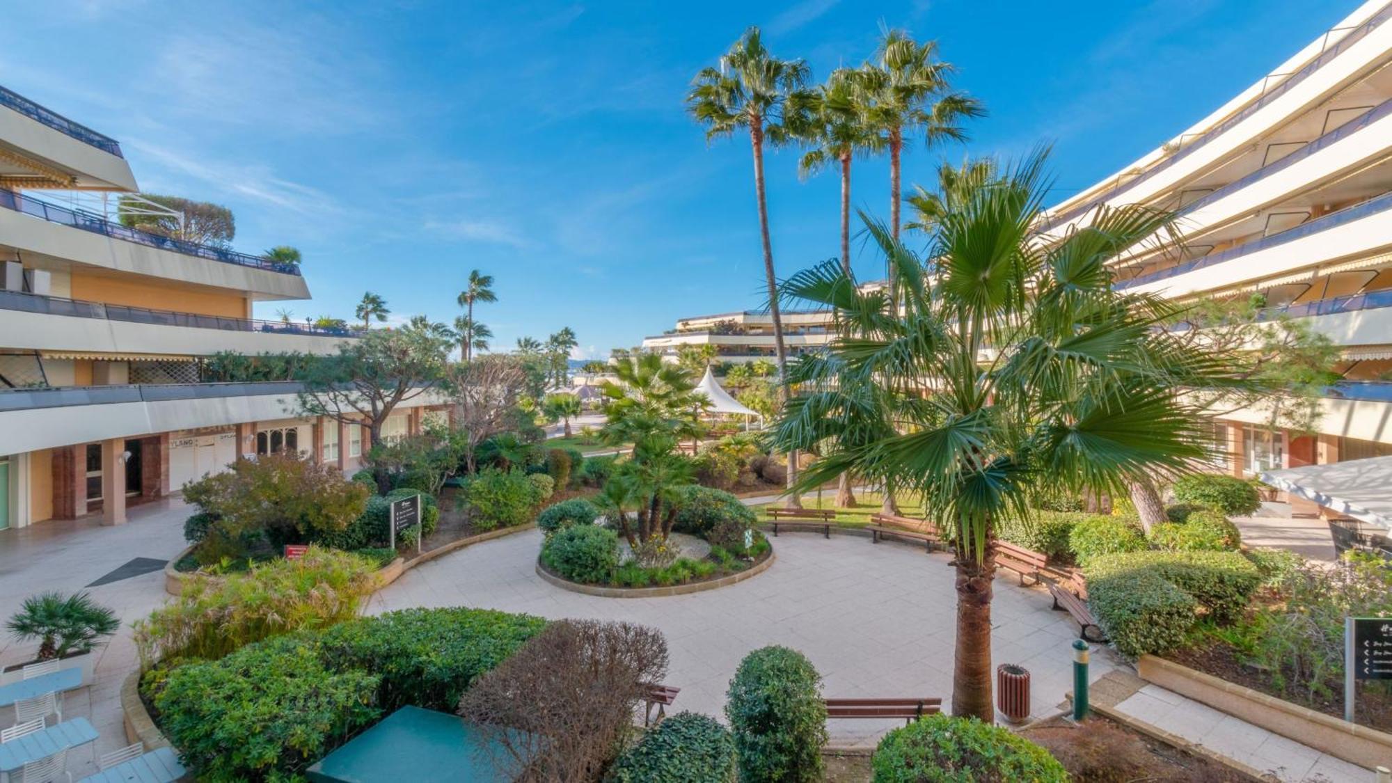 Premium Double Room Balcony Garden View
