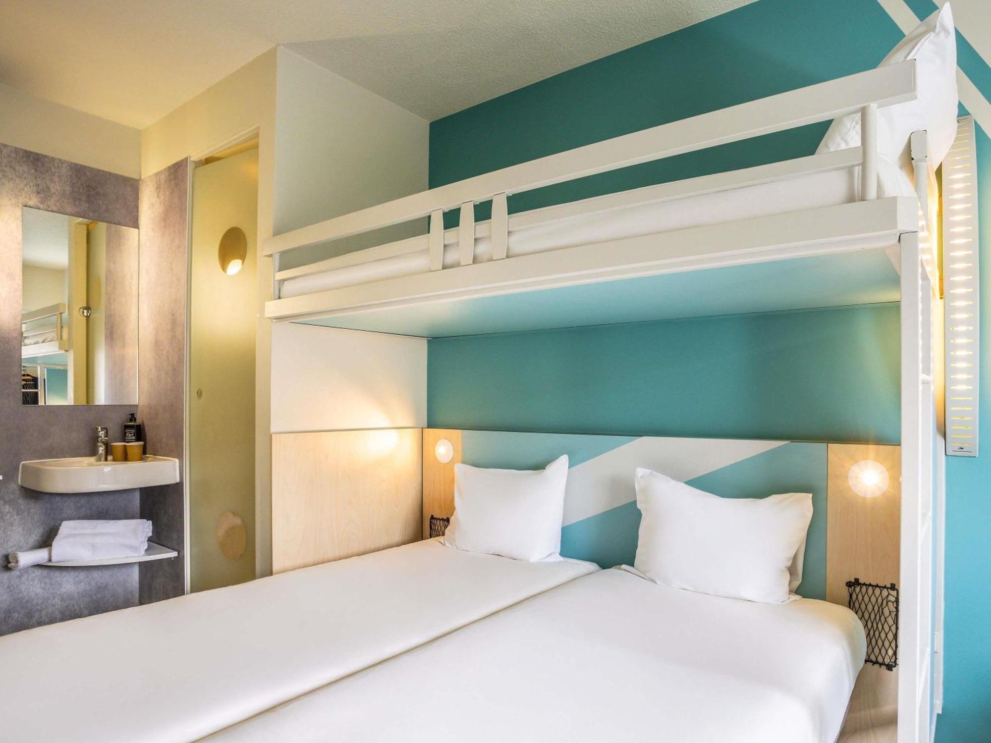 Triple Room Three Single Beds