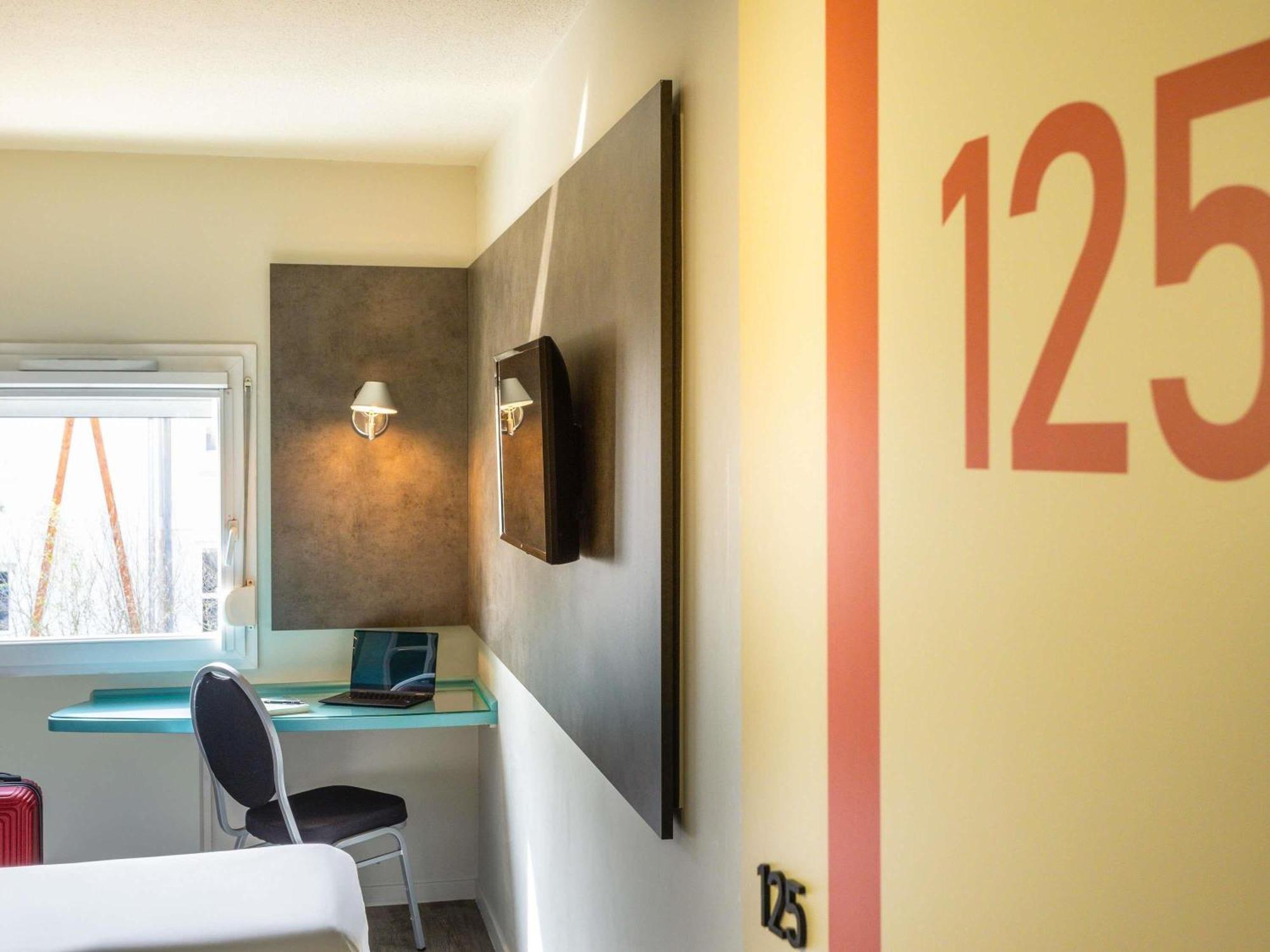 Triple Room Three Single Beds