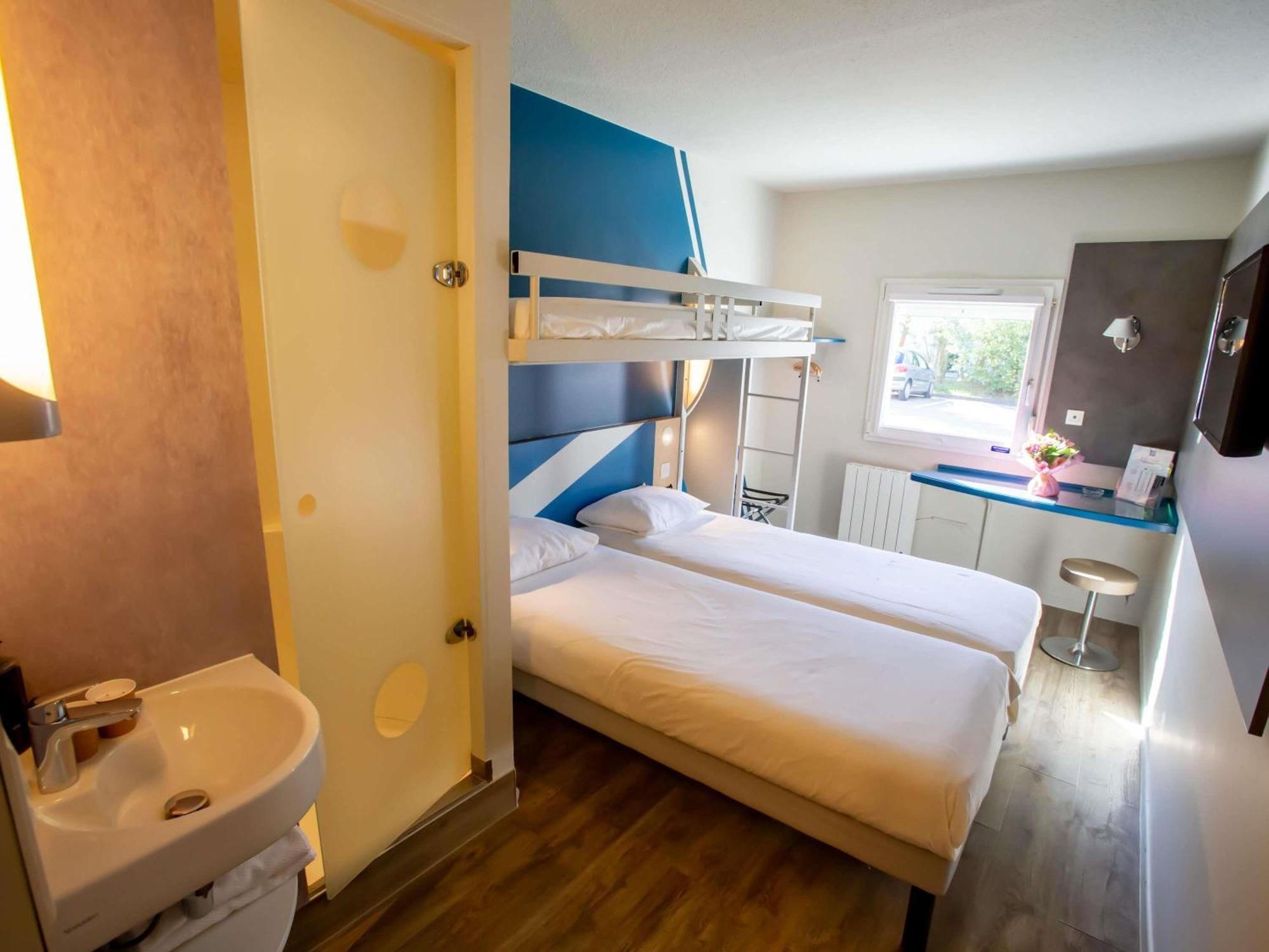 Triple Room Three Single Beds
