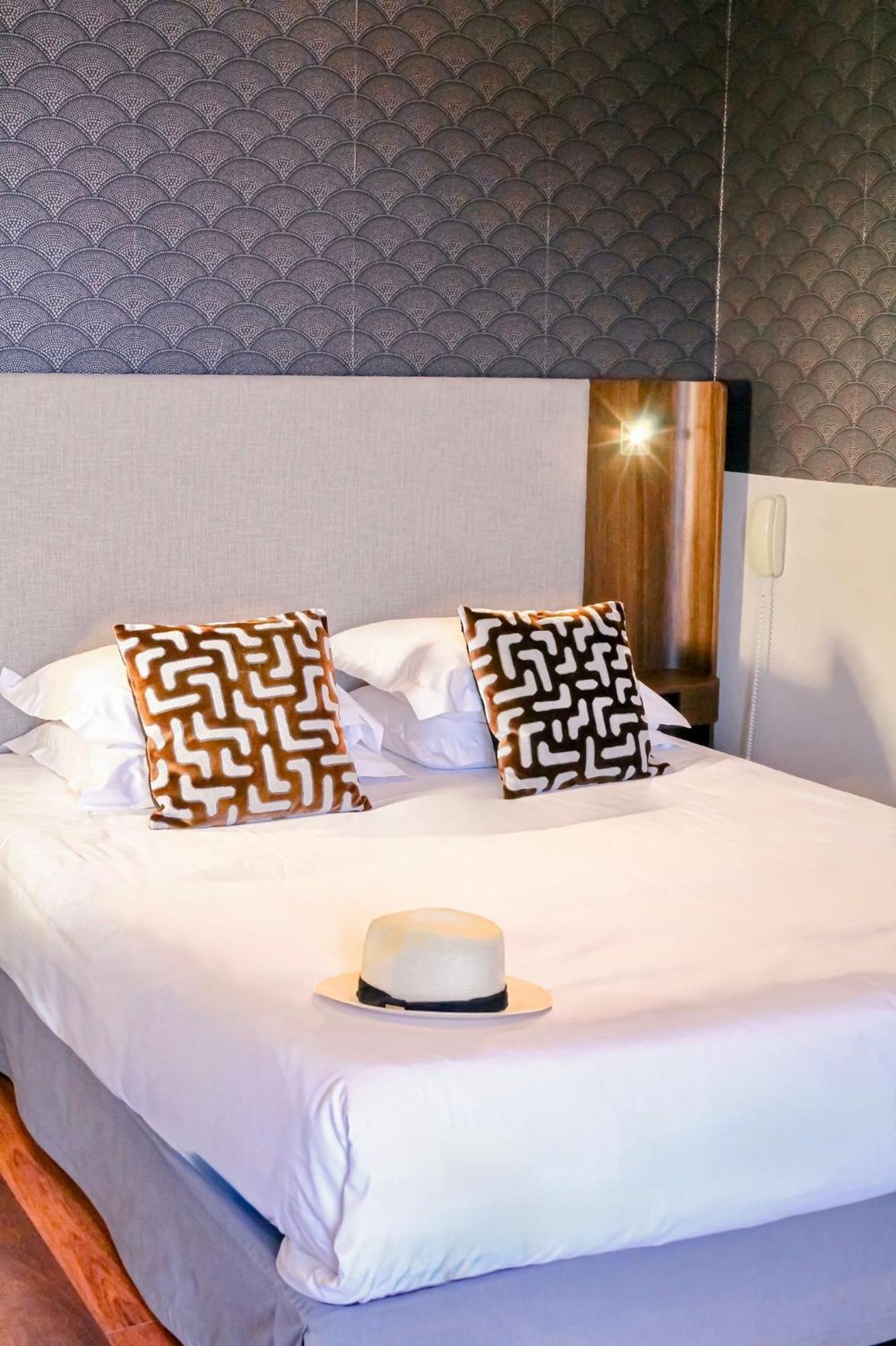 Double or Twin Room Sea View