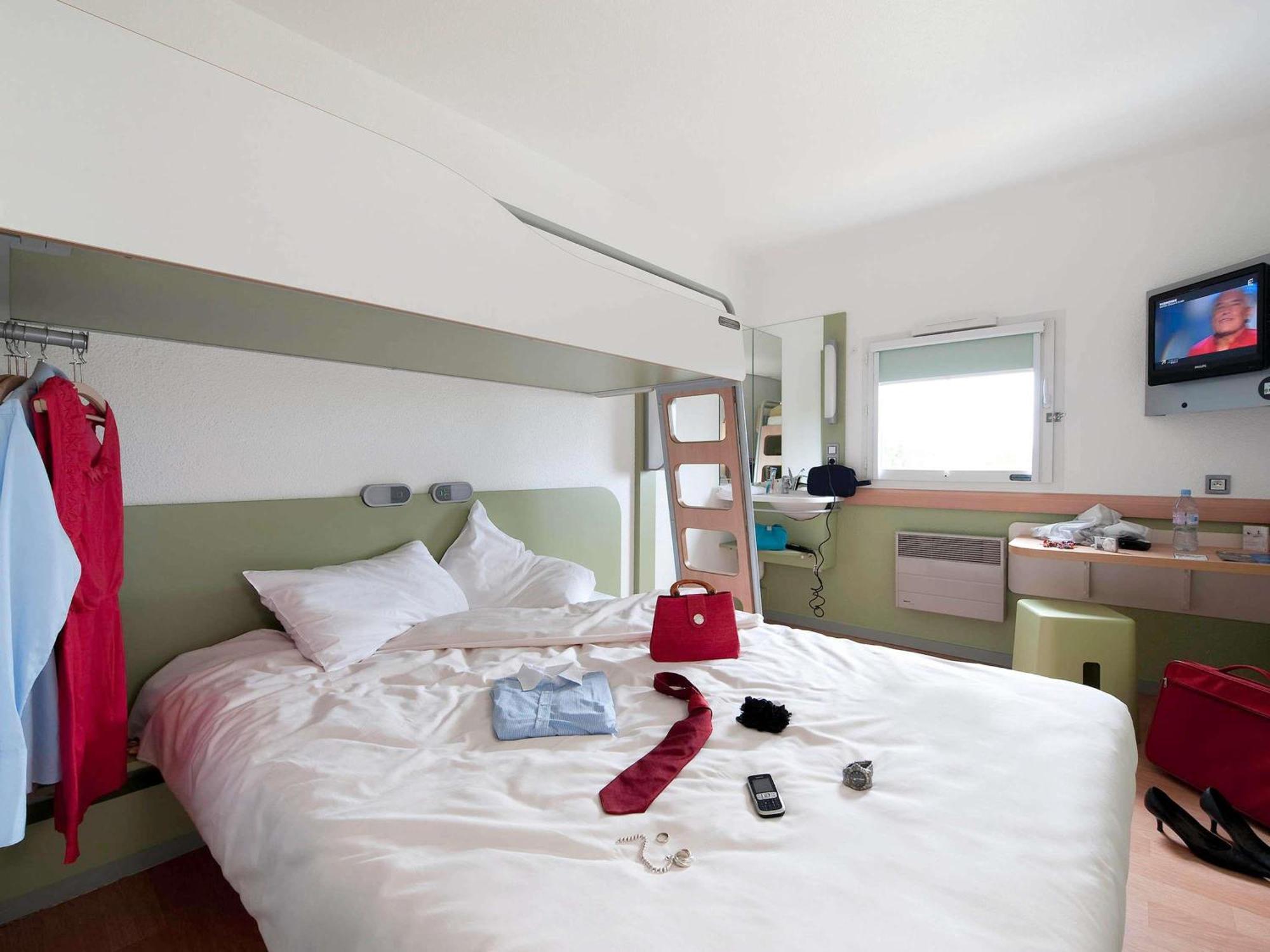 Triple Room One Double Bed One Bunk Bed