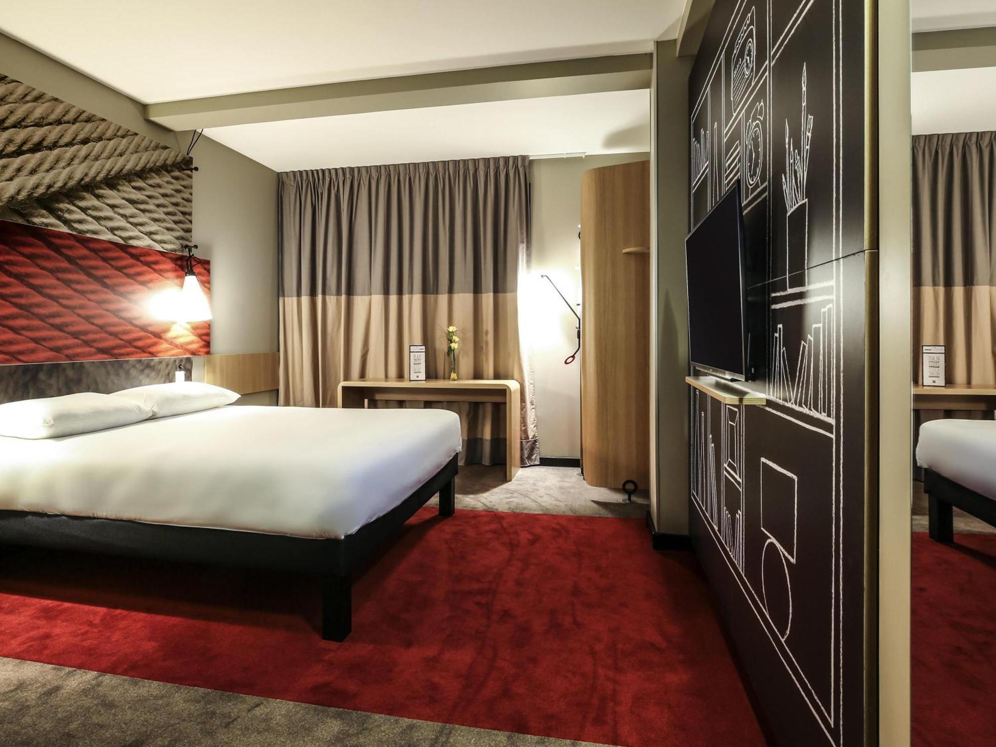 Connecting Rooms