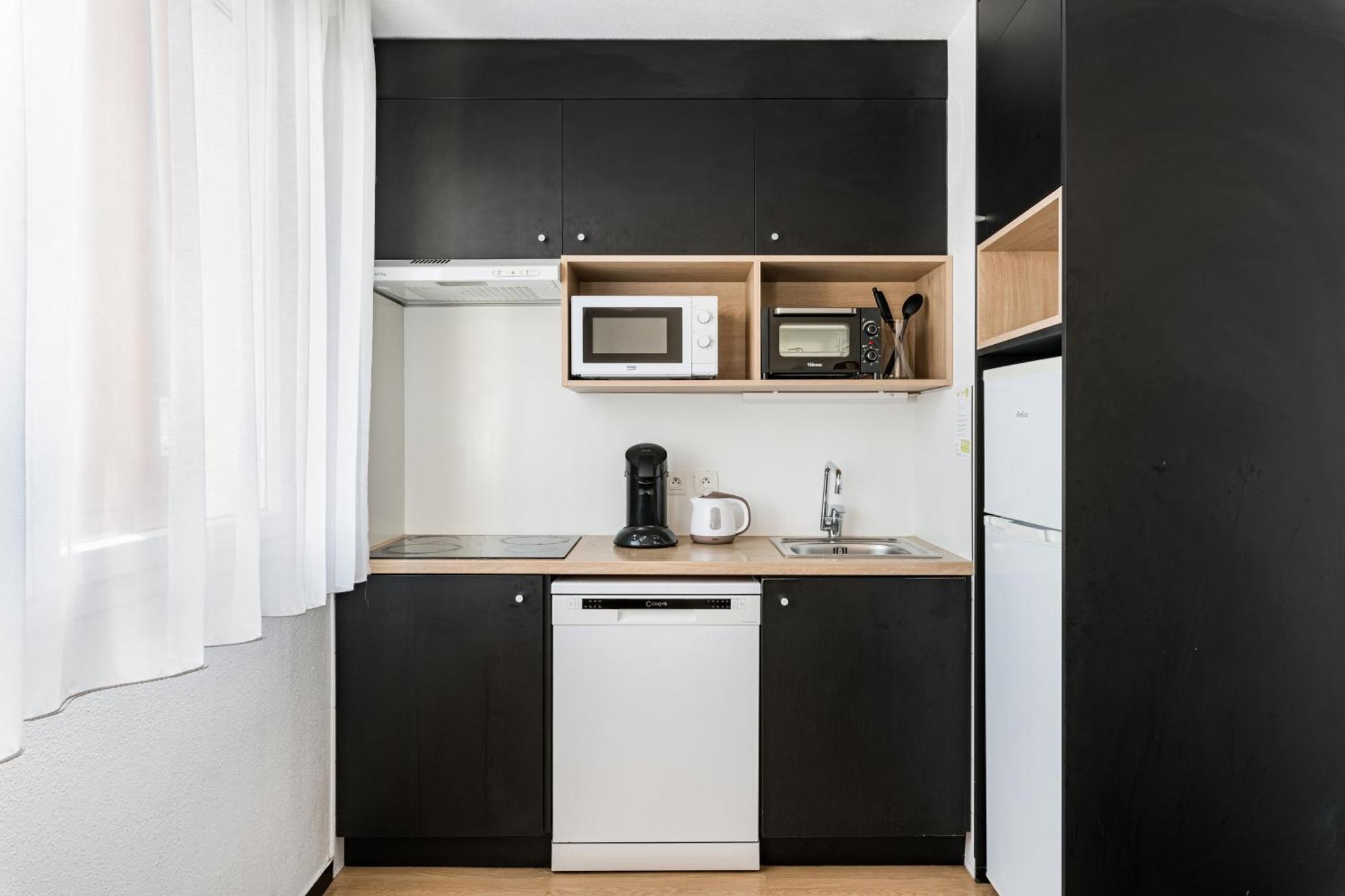 Superior One-Bedroom Apartment