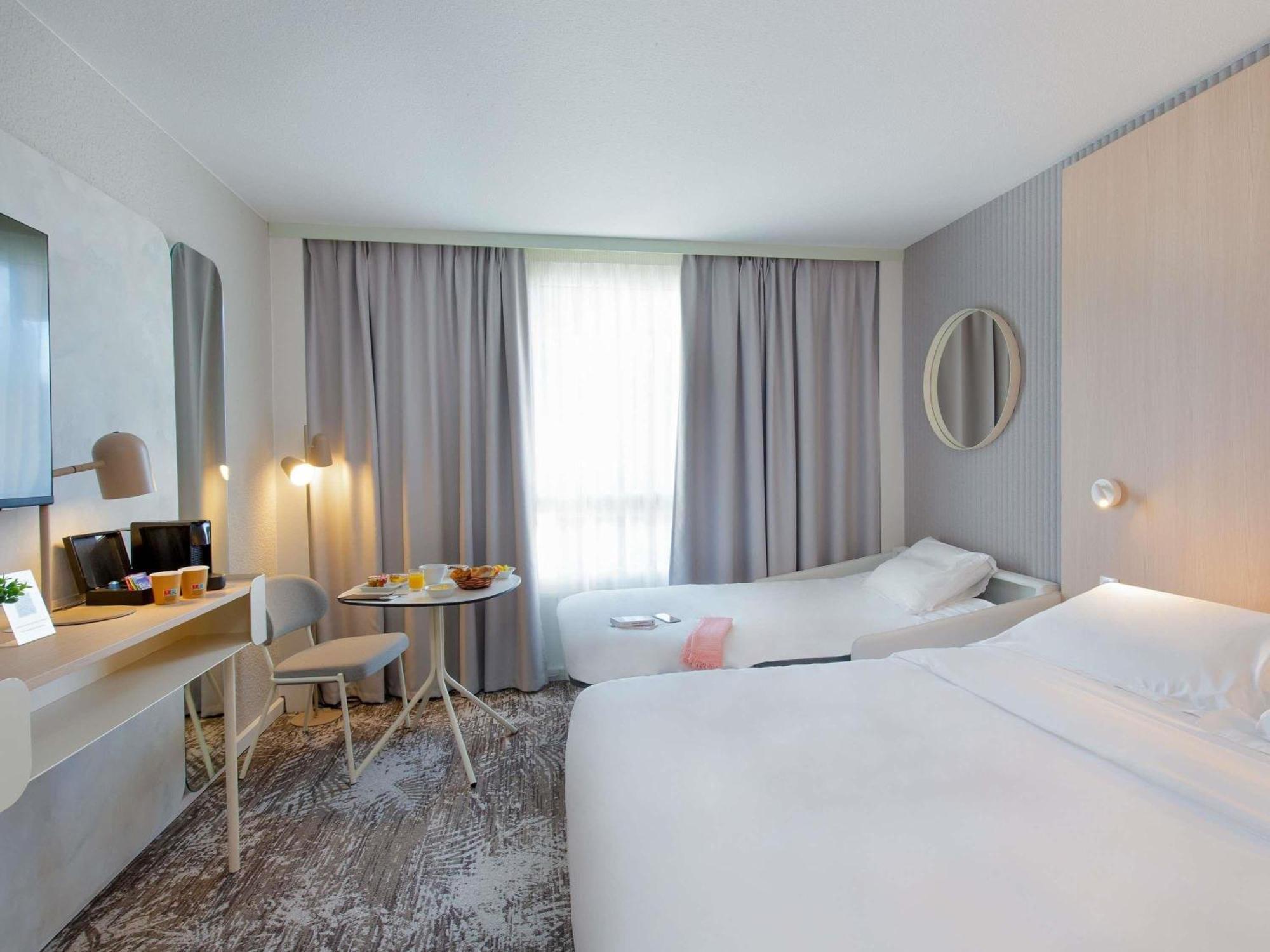 Executive Room One Double Bed One Single Sofa Bed