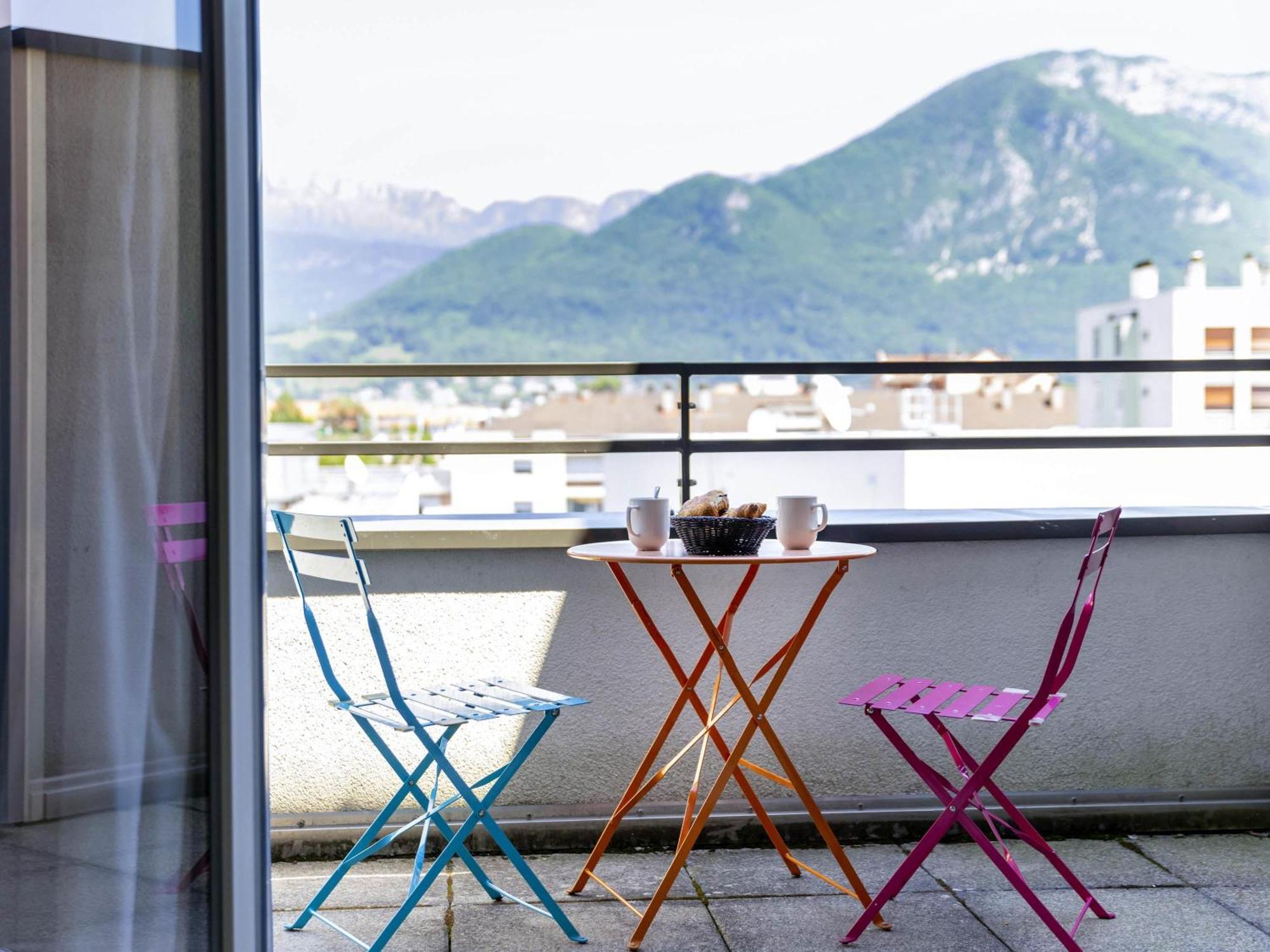 Studio Balcony