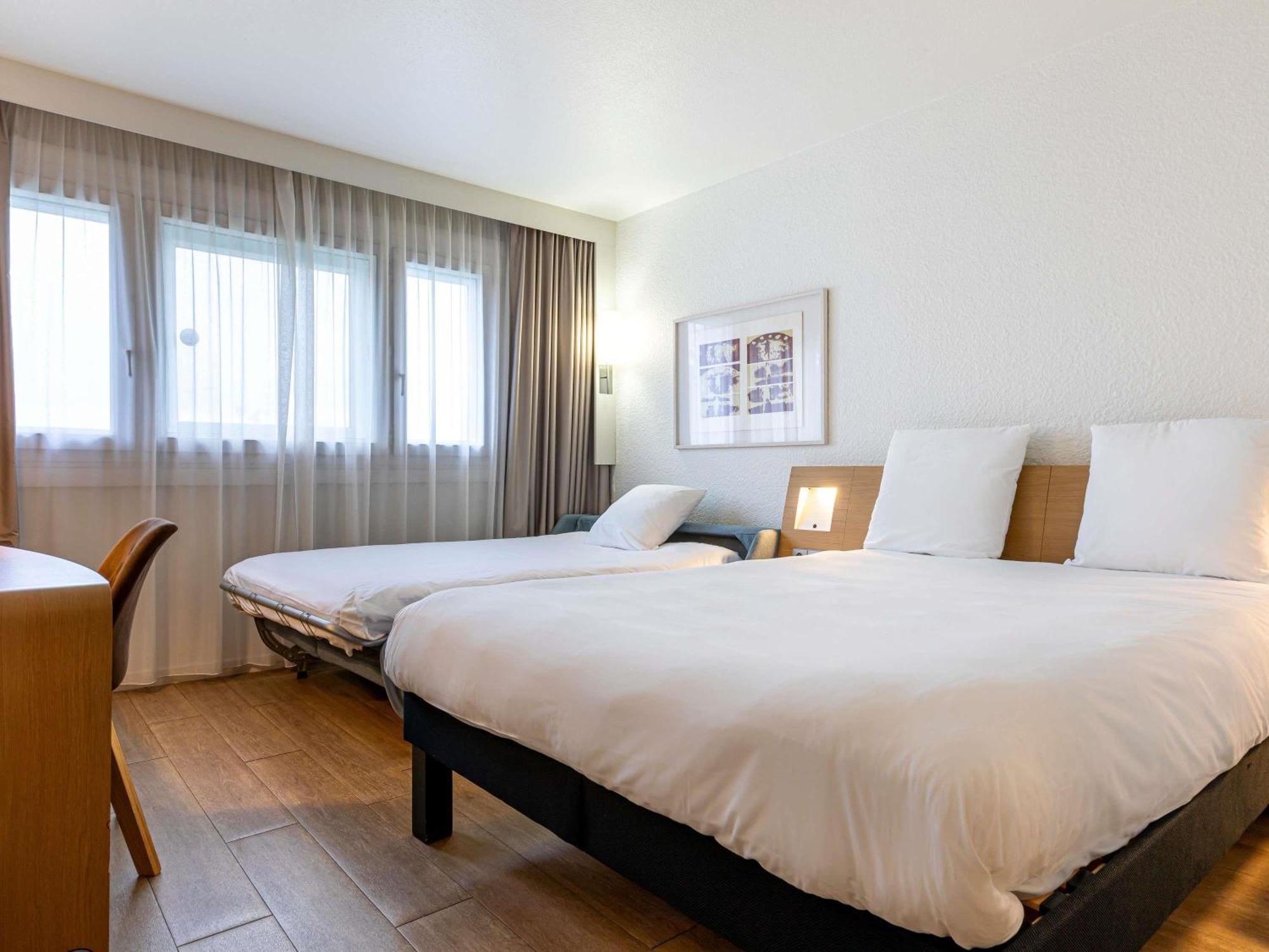 Standard Double Room with Sofa - Non-Smoking