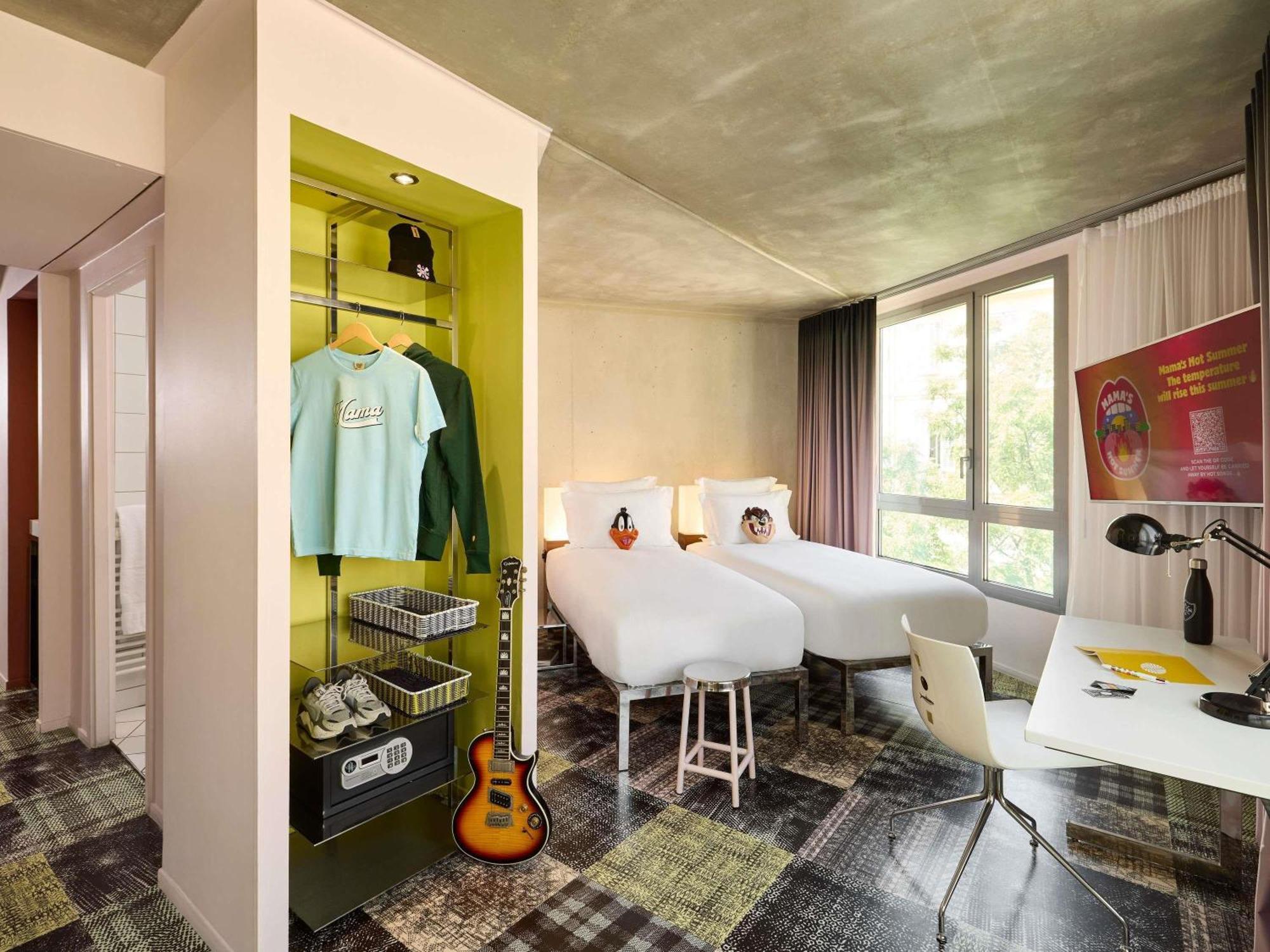 Large Mama Twin Room