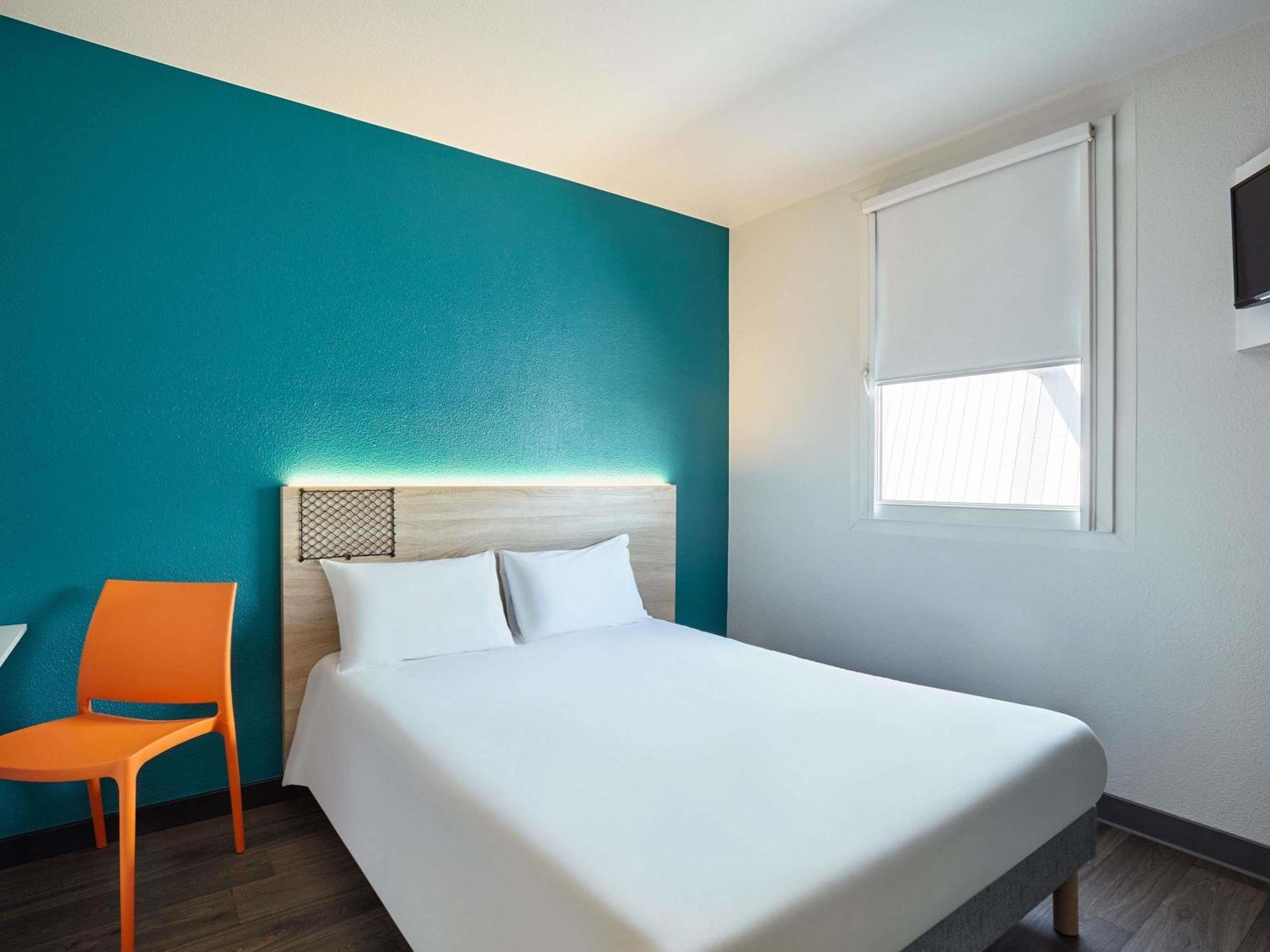 Tandem Room