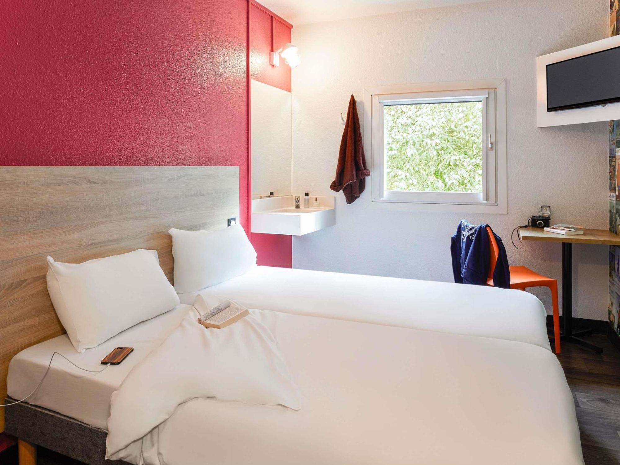 Side-Car Room