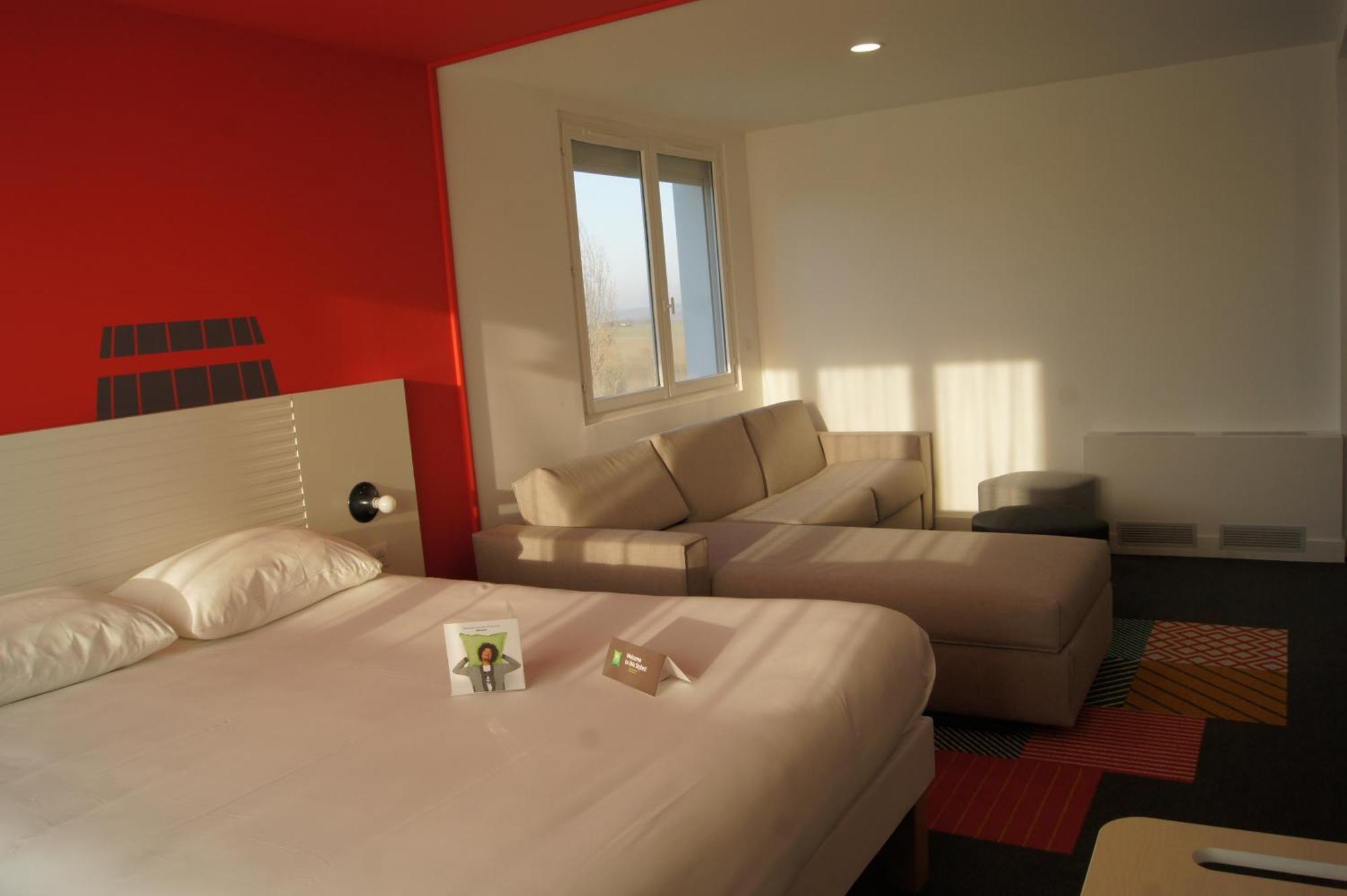 Standard Family Suite One Double Bed Sofa