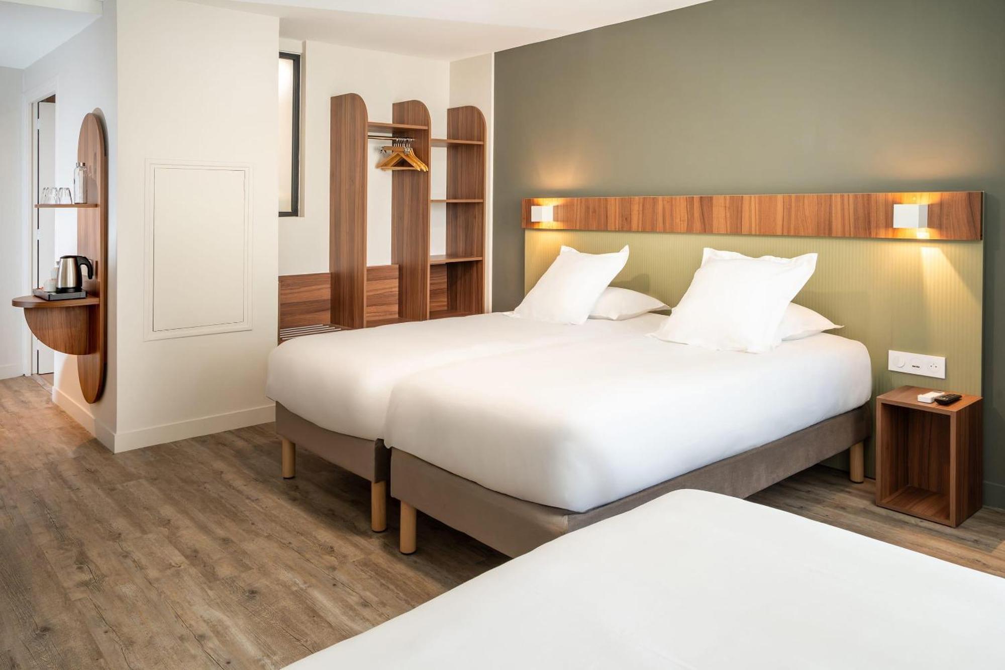 Family Room Three Single Beds Non-Smoking
