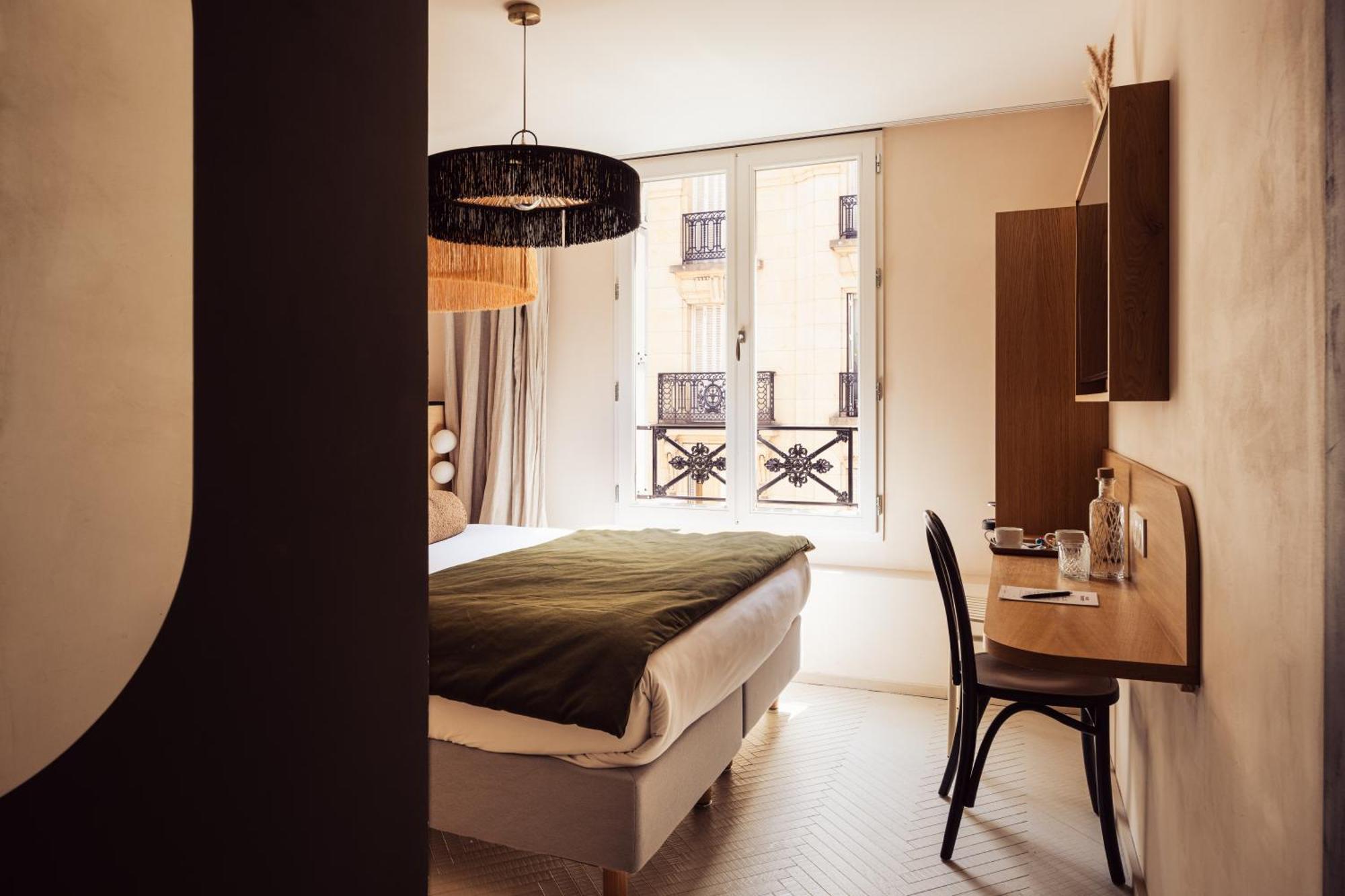 Parisian Room