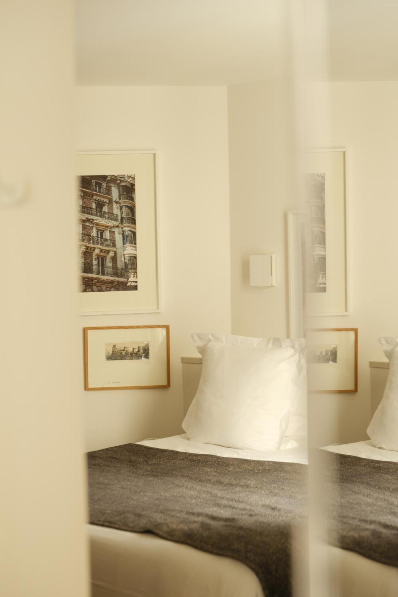 Privilege Room "Pigalle 21"