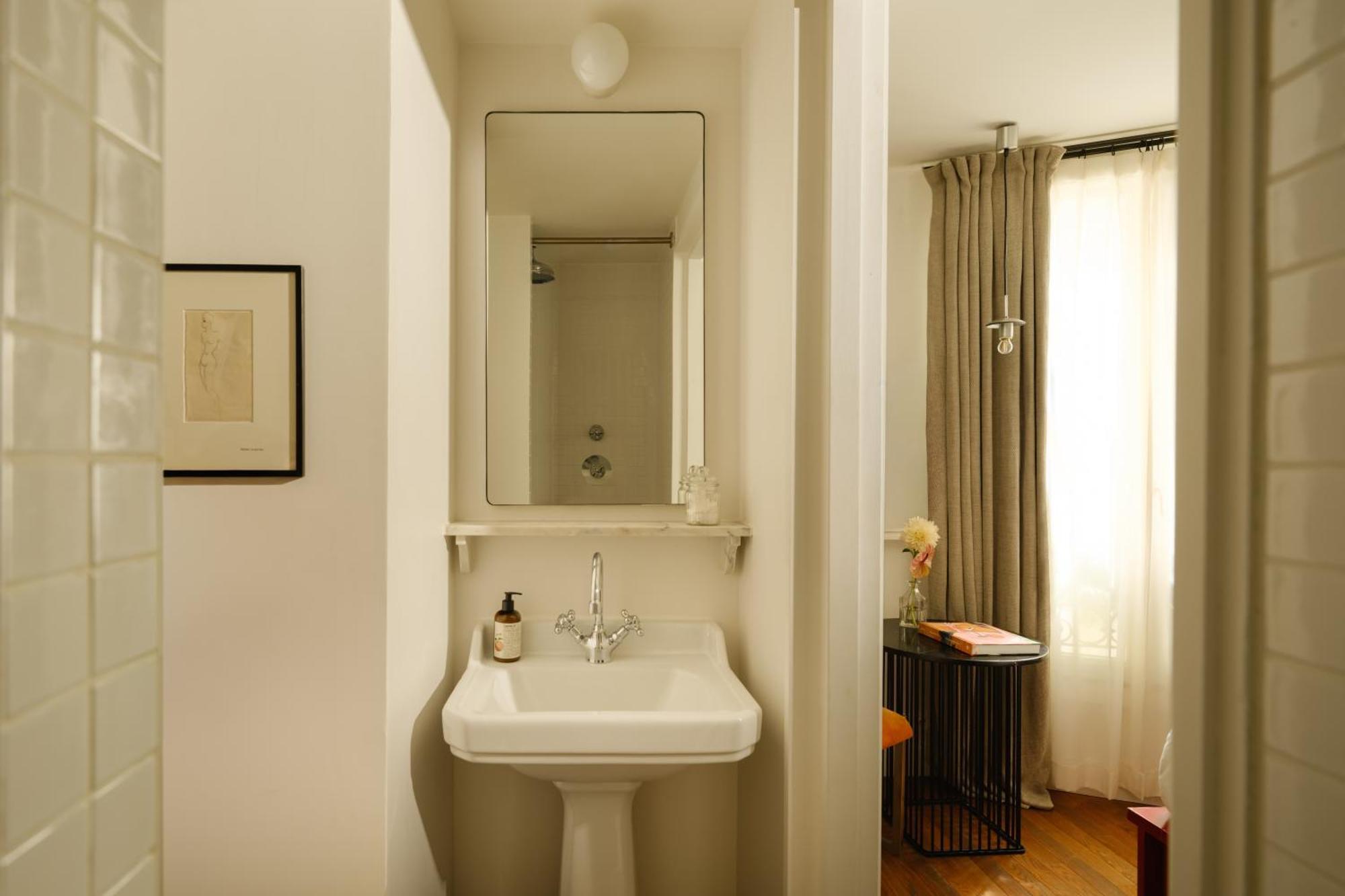 Standard Room "Pigalle 12"