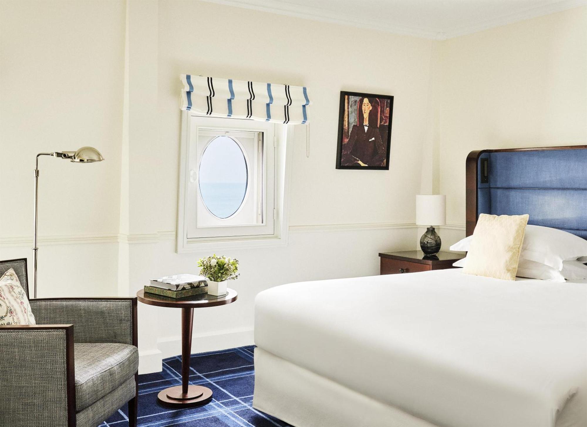 Deluxe King Room Cruise Liner