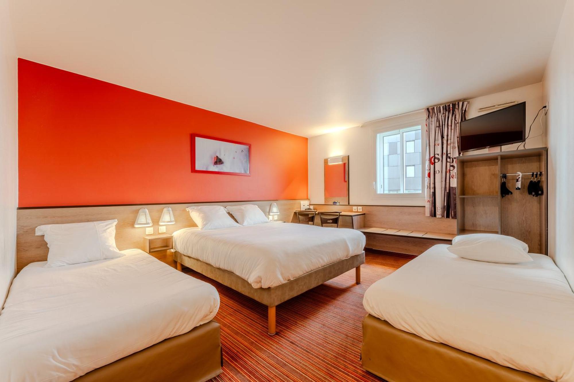 Quadruple Room 1 double bed 1 single bed bed 70 or 160cm