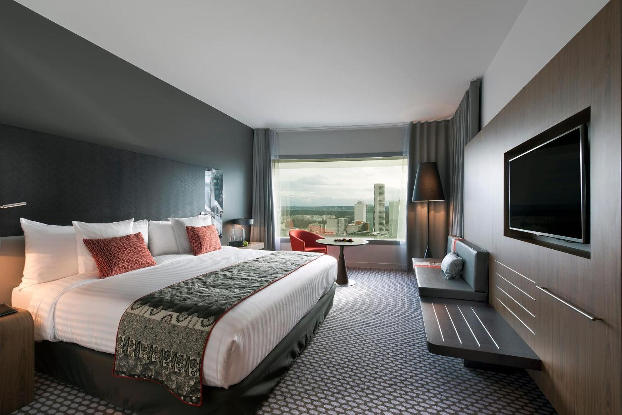 The Level Premium Room Tour Eiffel View Lounge Access