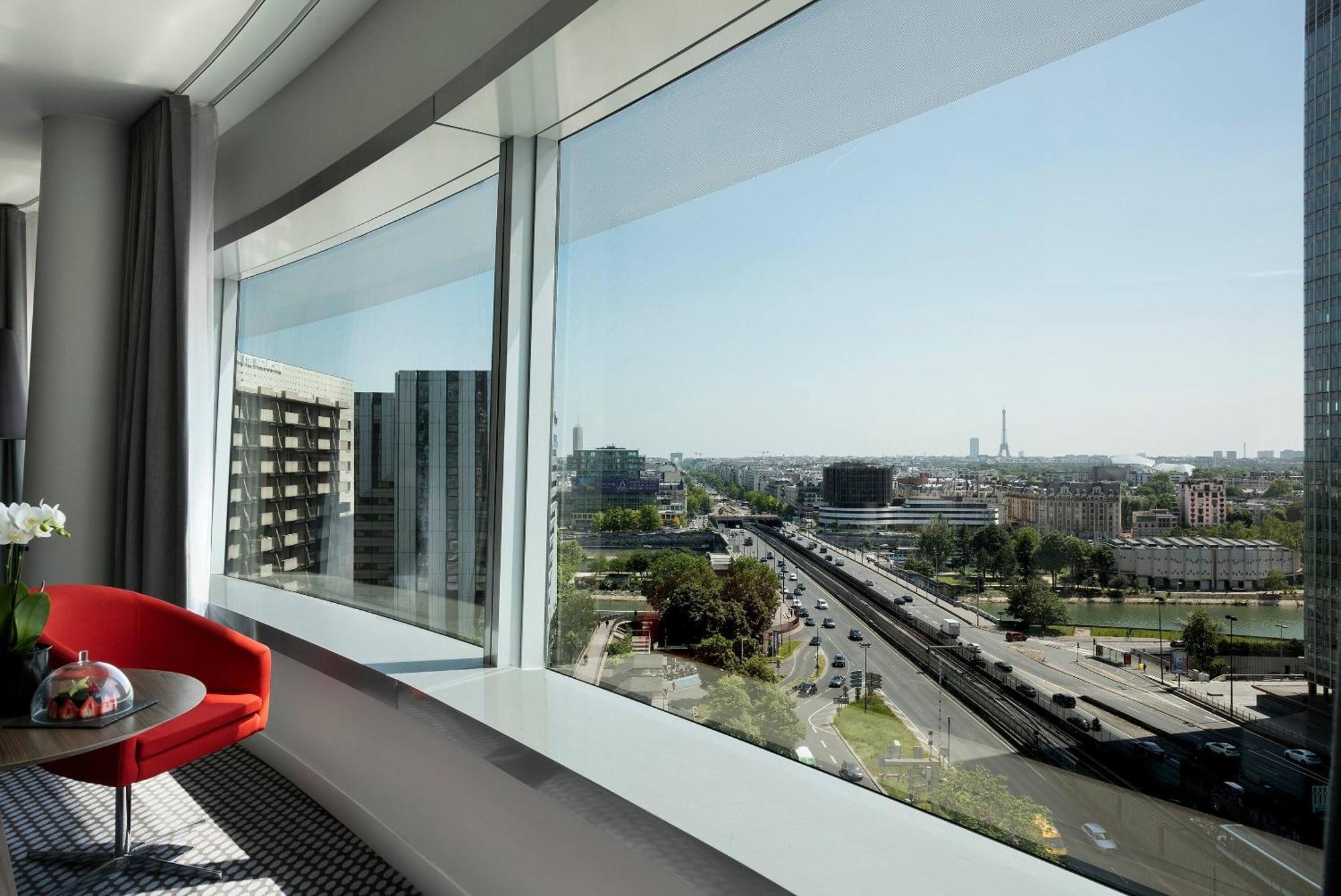 The Level Grand Premium Tour Eiffel View Lounge Access