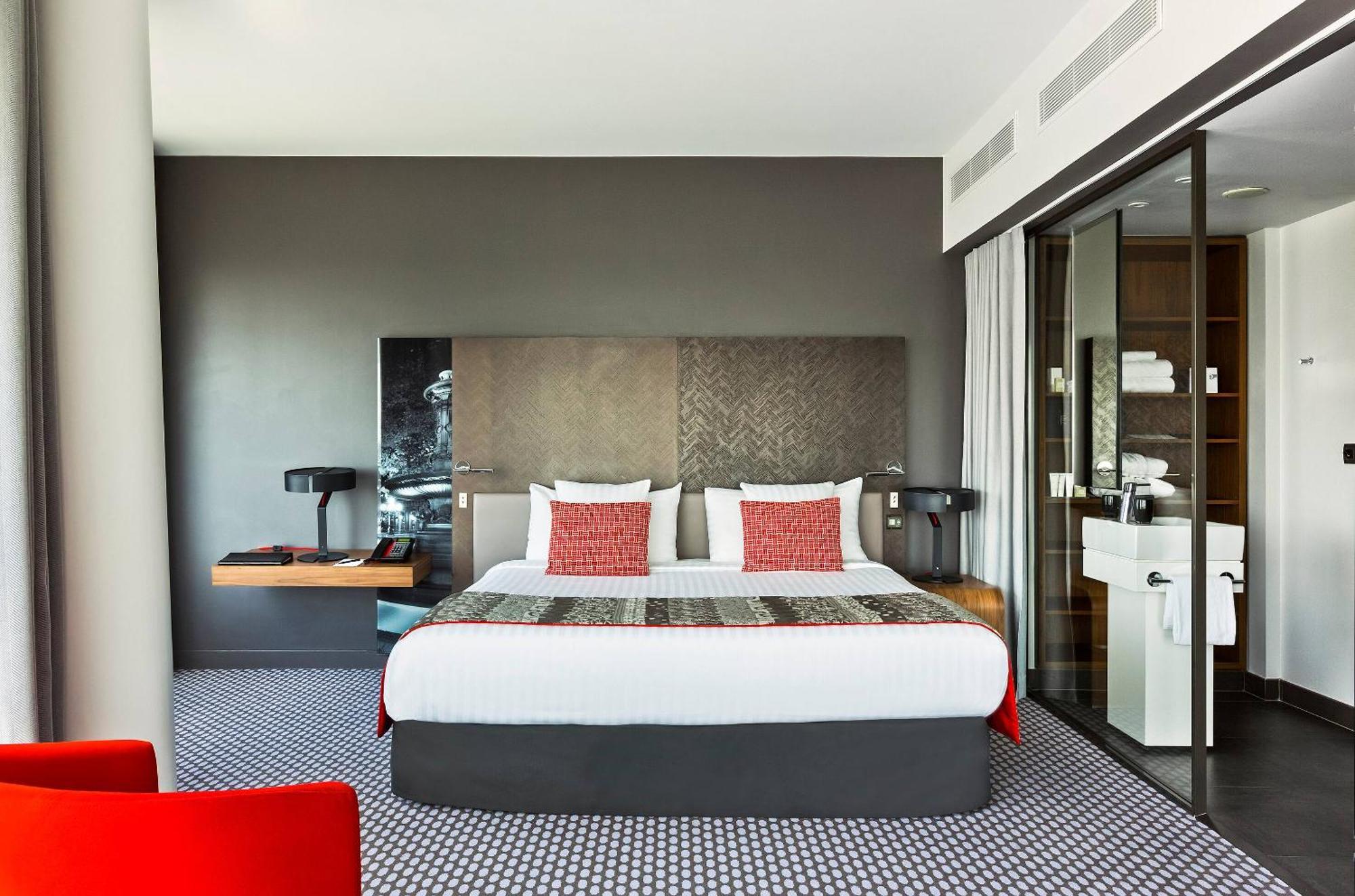 The Level Grand Premium Tour Eiffel View Lounge Access