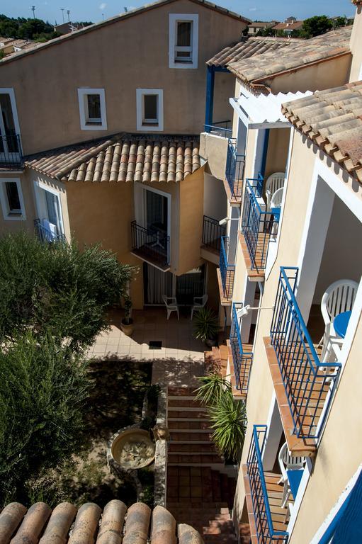 Studio Unfurnished Juliet Balcony or Terrace