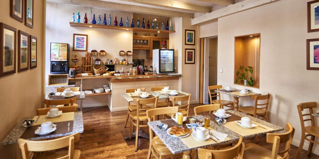 Family Room (2 Adults + 2 Children),185381310:JPEG