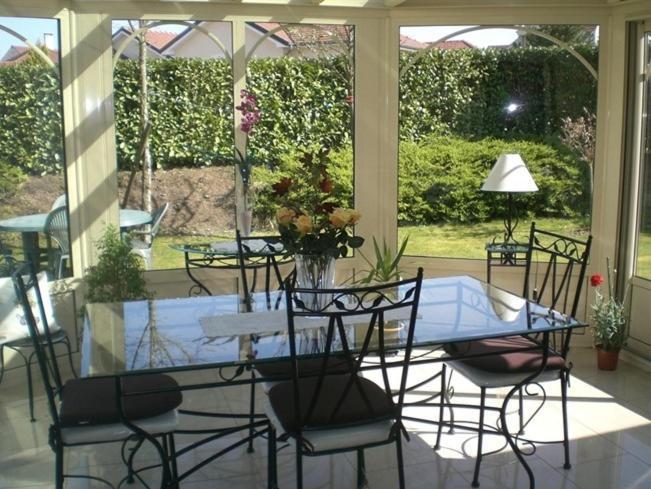 Family Room,20593470:JPEG