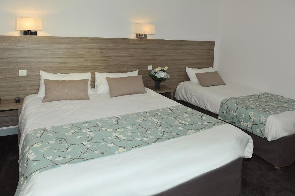 Triple Room (3 Adults),378000991:JPEG