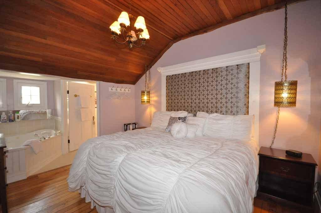 Comfort Double Room with Street View,244698373:JPEG