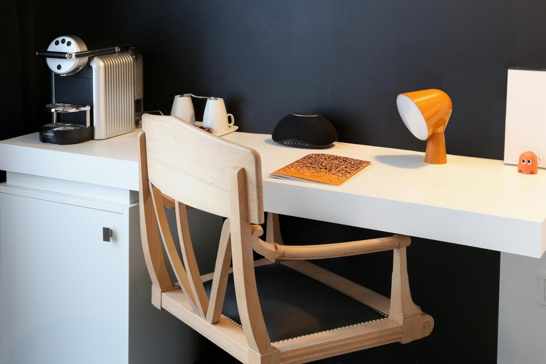 Junior King Suite with Sofa Bed,237615089:JPEG