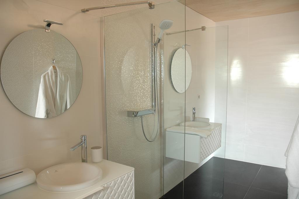 Chambre Lit King-Size avec Baignoire Spa
