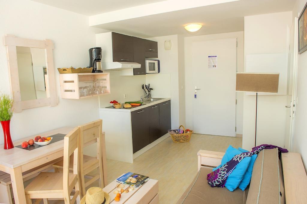 One-Bedroom Apartment,234080344:JPEG