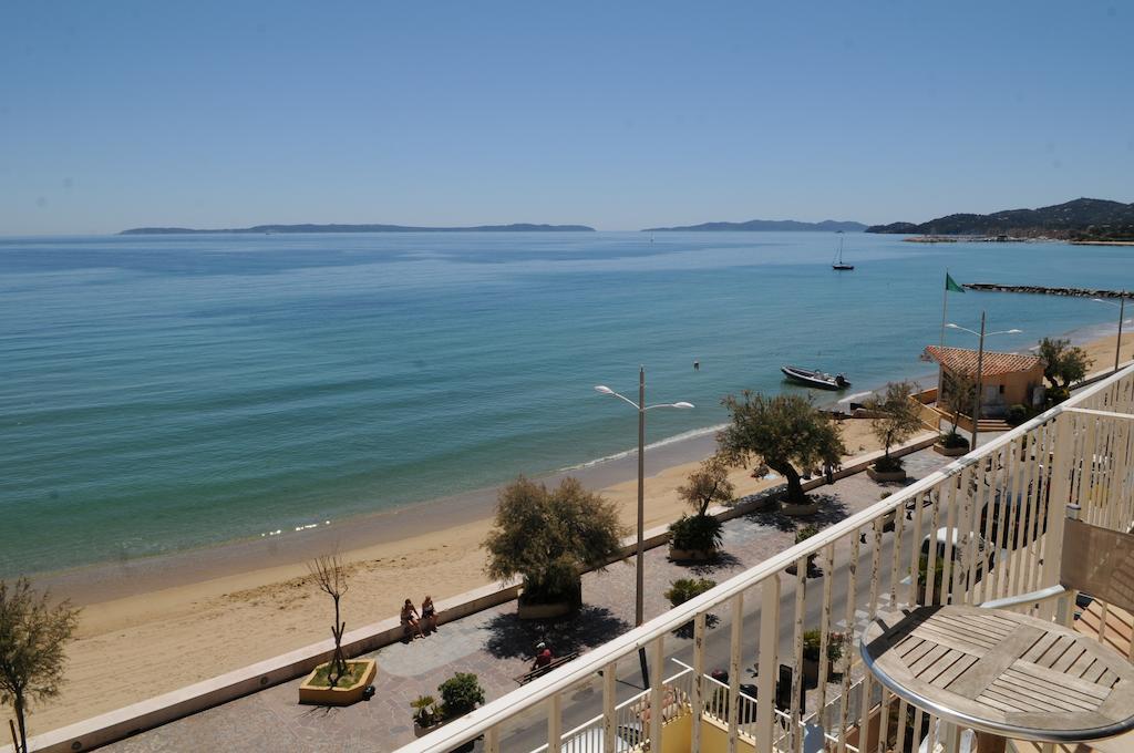 Familienzimmer mit Meerblick und Balkon